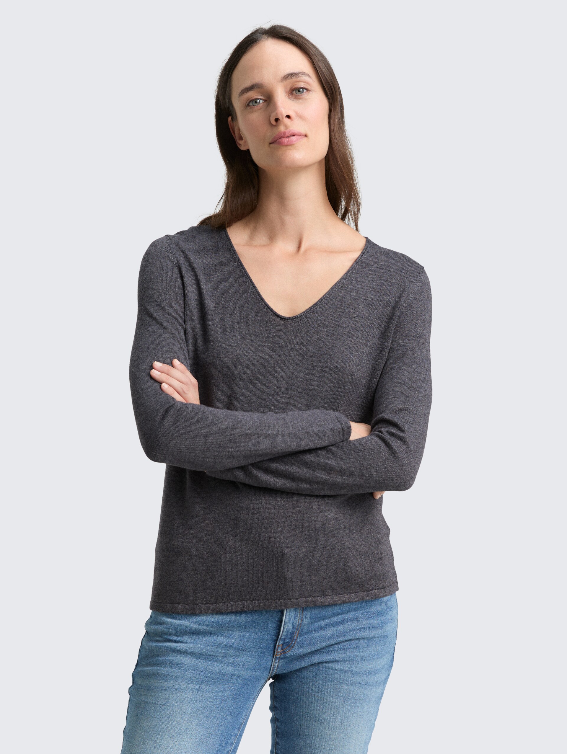 Strickpullover mit V-Ausschnitt - evident anthracite melange - Ausschnitt Model-Vorderansicht