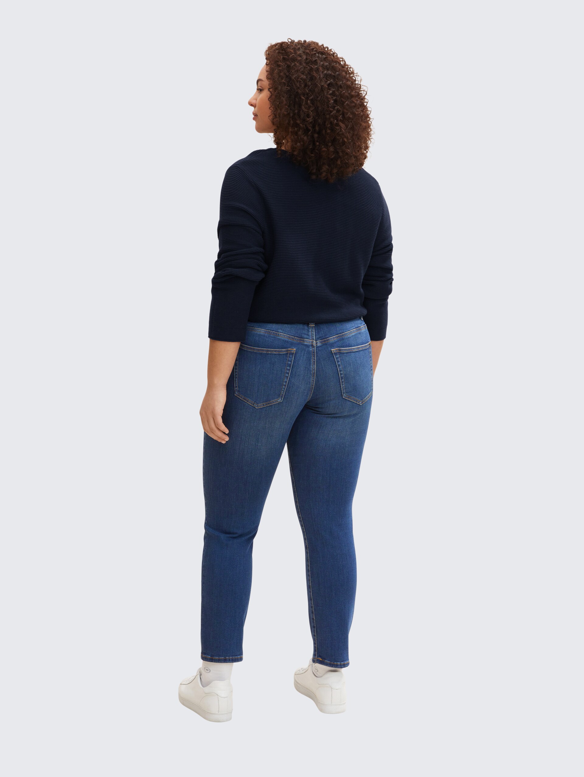 Plus Size - TTPLUS SLIM Jeans - Used Mid Stone Blue Denim - Auschnitt Model-Rückansicht
