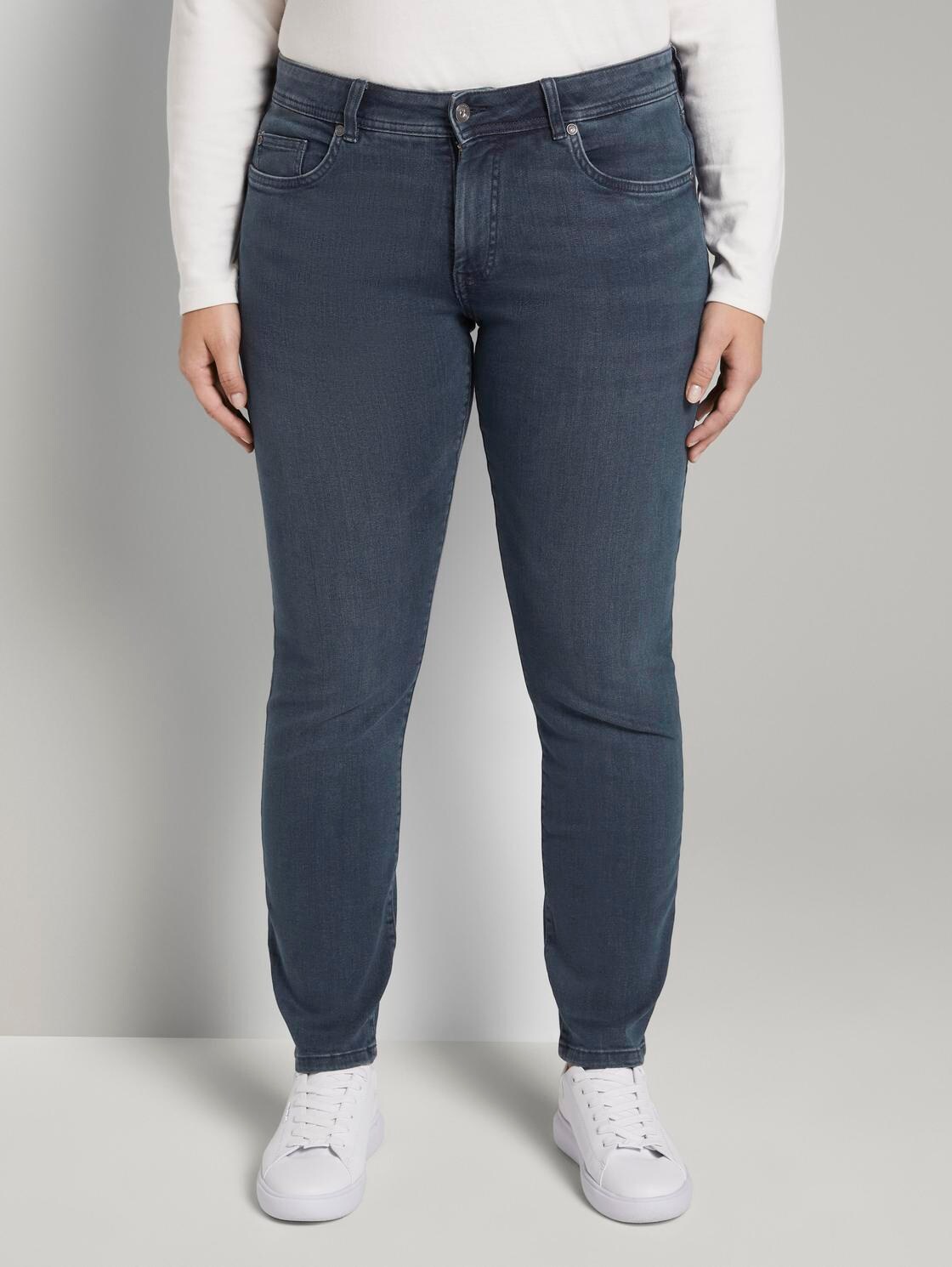 Plus Size - TTPLUS SLIM Jeans - Used Dark Stone Blue Denim - Model-Vorderansicht