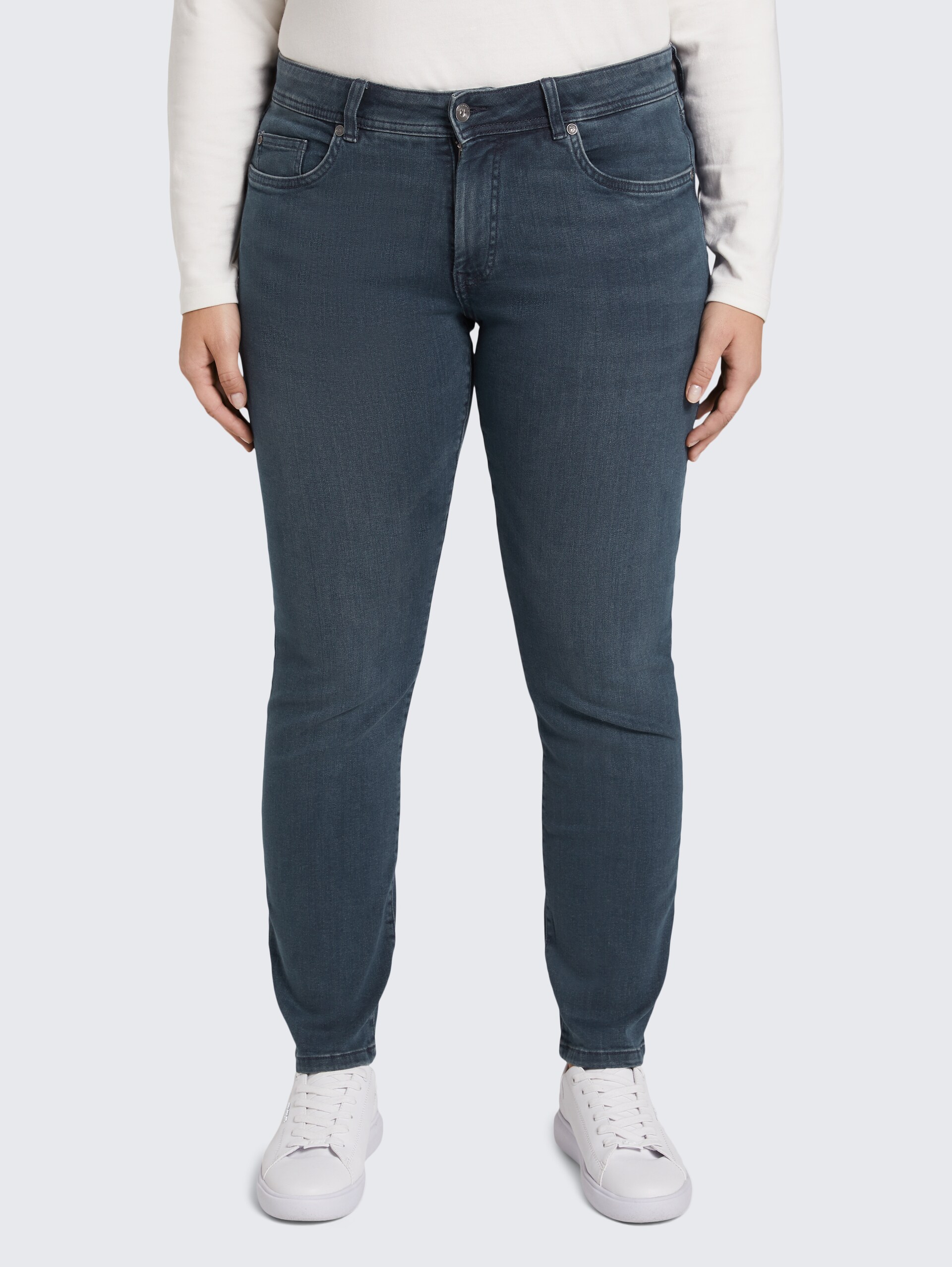 Plus Size - TTPLUS SLIM Jeans - Used Dark Stone Blue Denim - Model-Vorderansicht