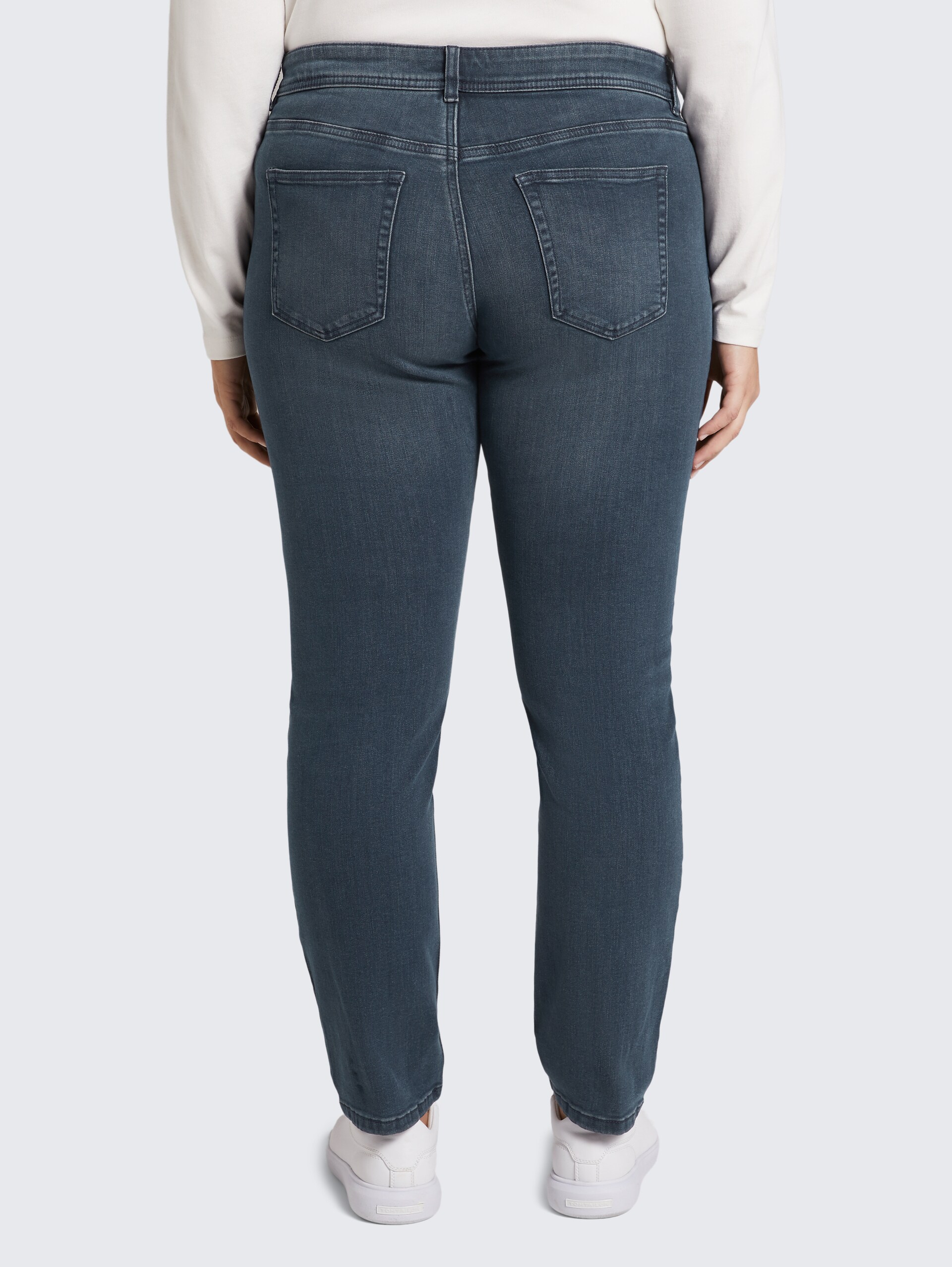 Plus Size - TTPLUS SLIM Jeans - Used Dark Stone Blue Denim - Auschnitt Model-Rückansicht