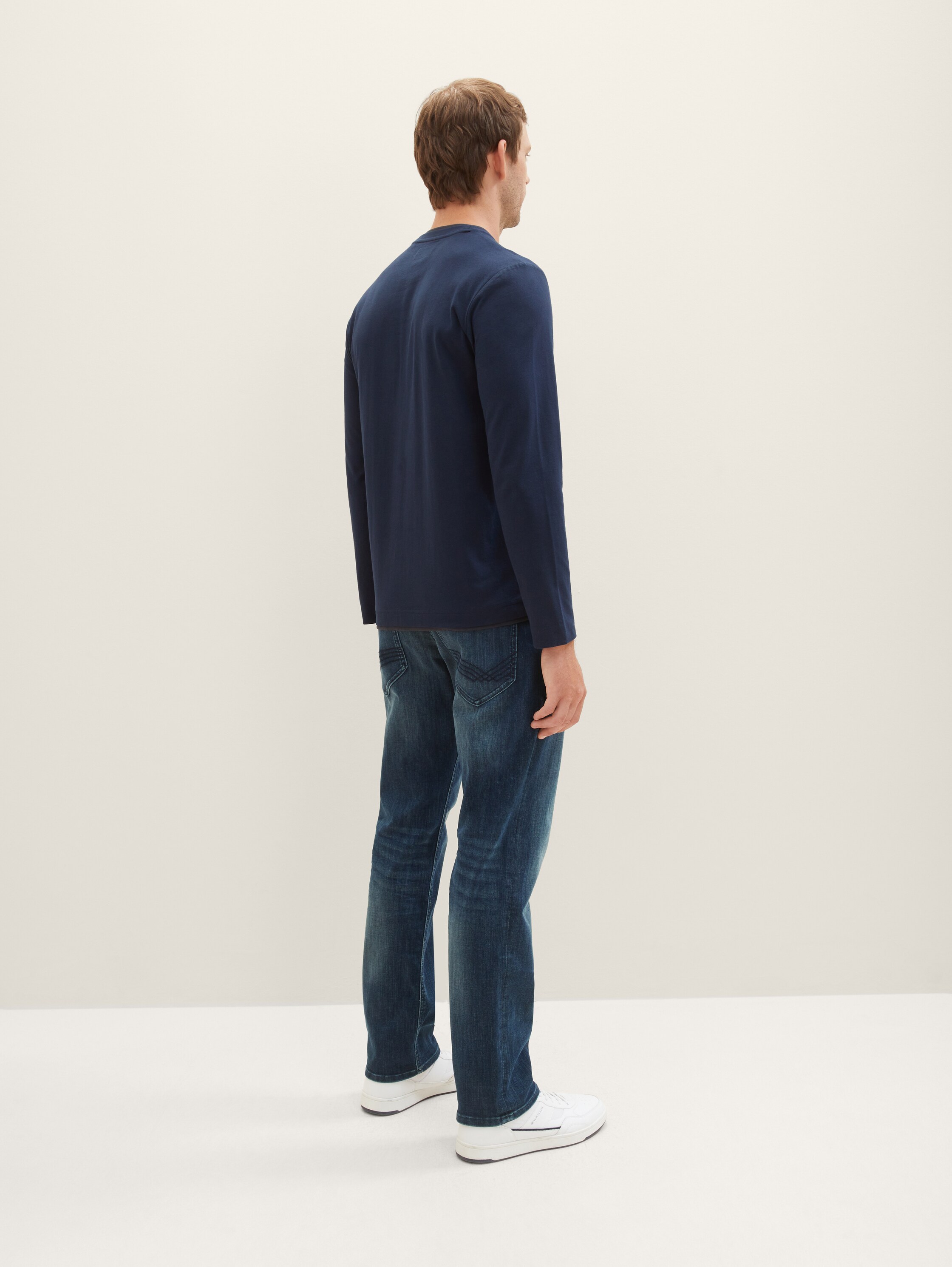 Marvin Straight Jeans - dark stone wash denim - Auschnitt Model-Rückansicht