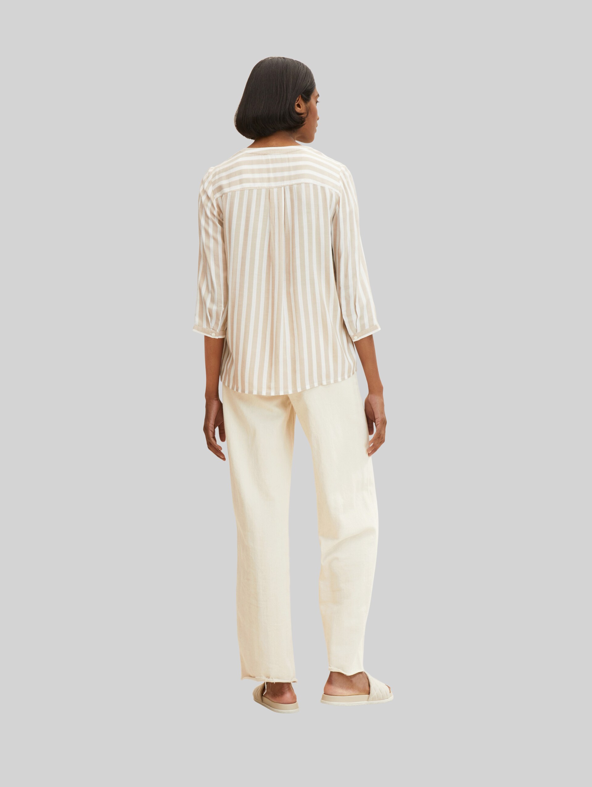 Blouse met streeppatroon - beige offwhite vertical stripe - Neklijn model-achteraanzicht