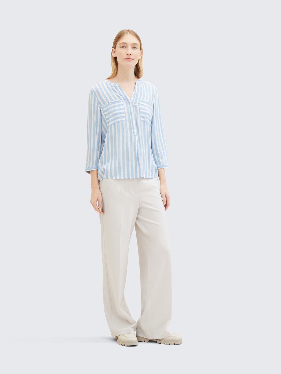 Bluse mit Streifenmuster - offwhite blue vertical stripe - Model-Vorderansicht