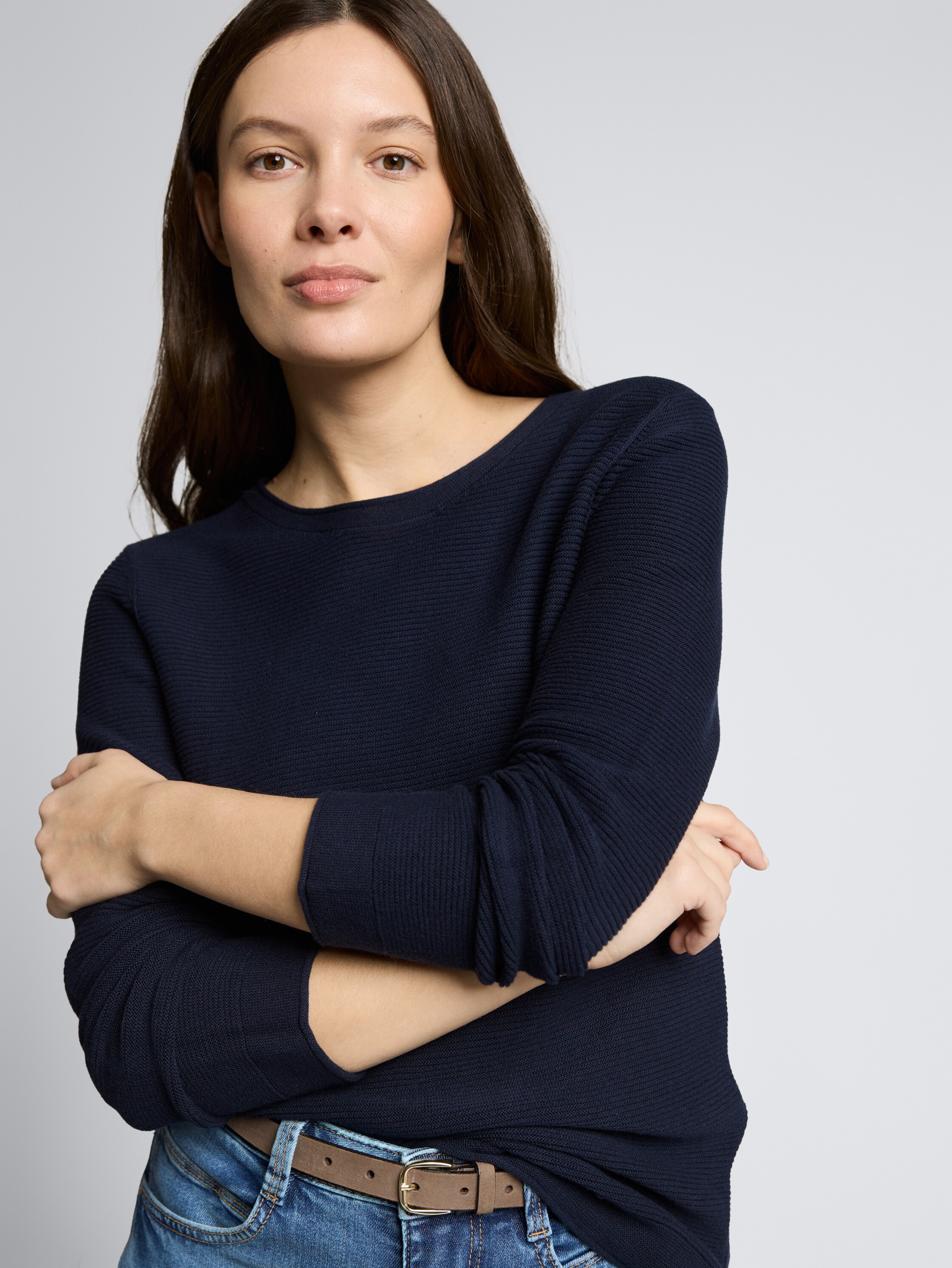 Gebreide trui met ronde hals - sky captain blue - Detailaanzicht model