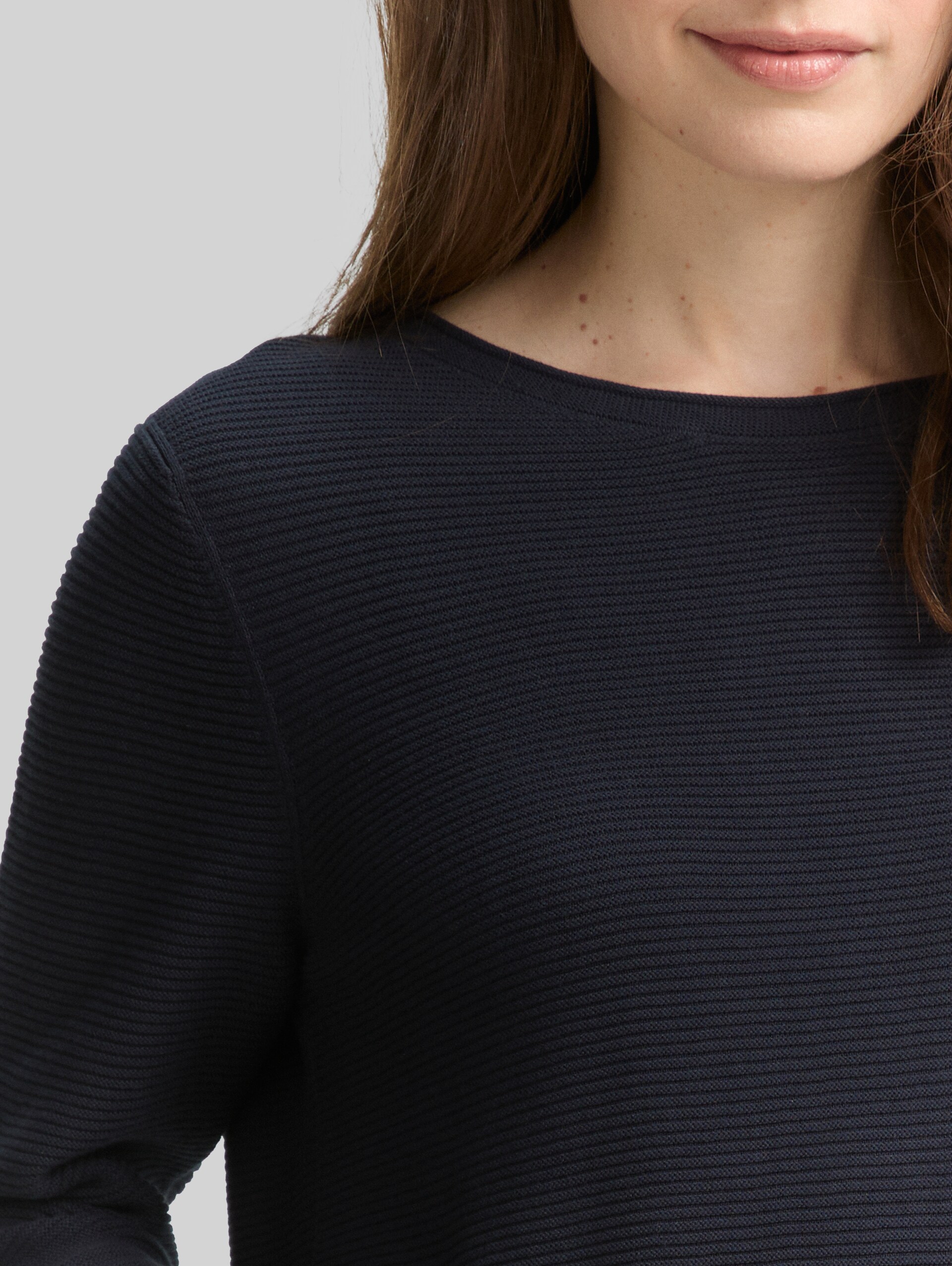 Pull en maille de coton - Lunar Eclipse - Vue détaillée du modèle