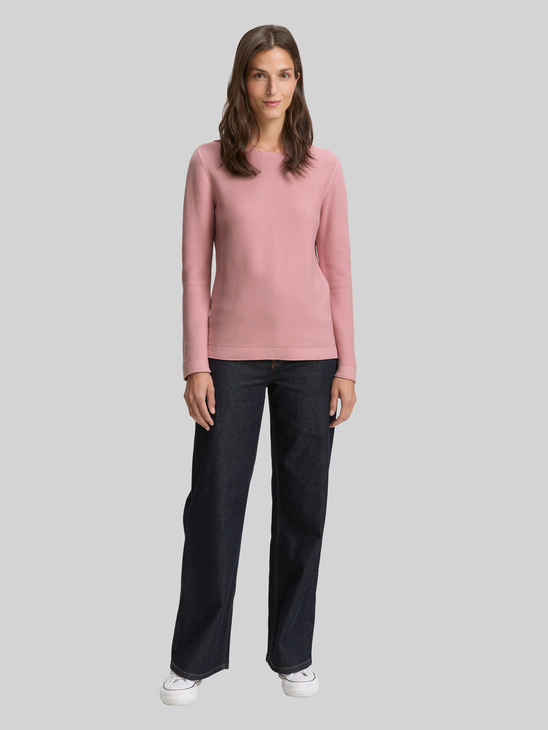 Strickpullover aus Baumwolle - Morning Pink - Model-Vorderansicht