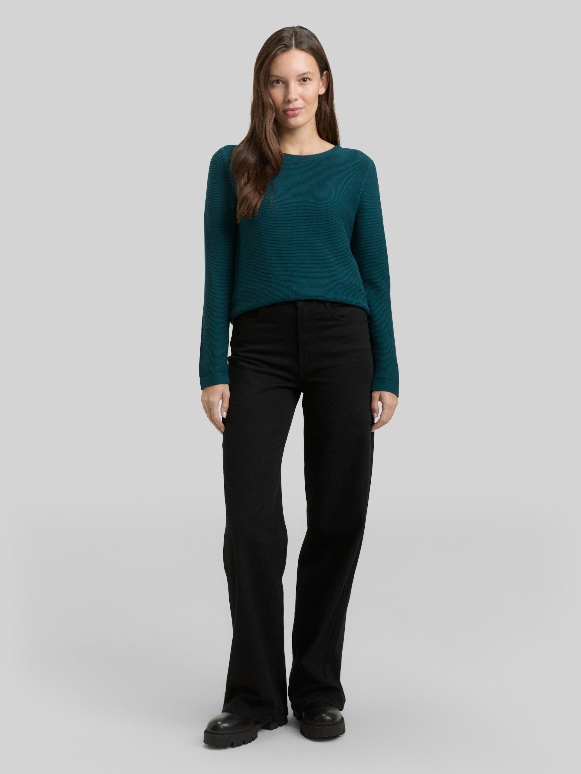 Pull en maille de coton - Deep Meadow Green - Vue de face du modèle
