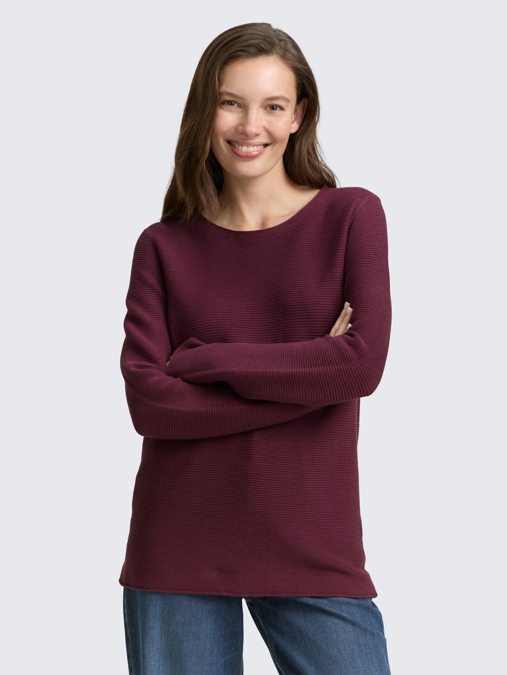 Strickpullover aus Baumwolle - bordeaux red - Ausschnitt Model-Vorderansicht