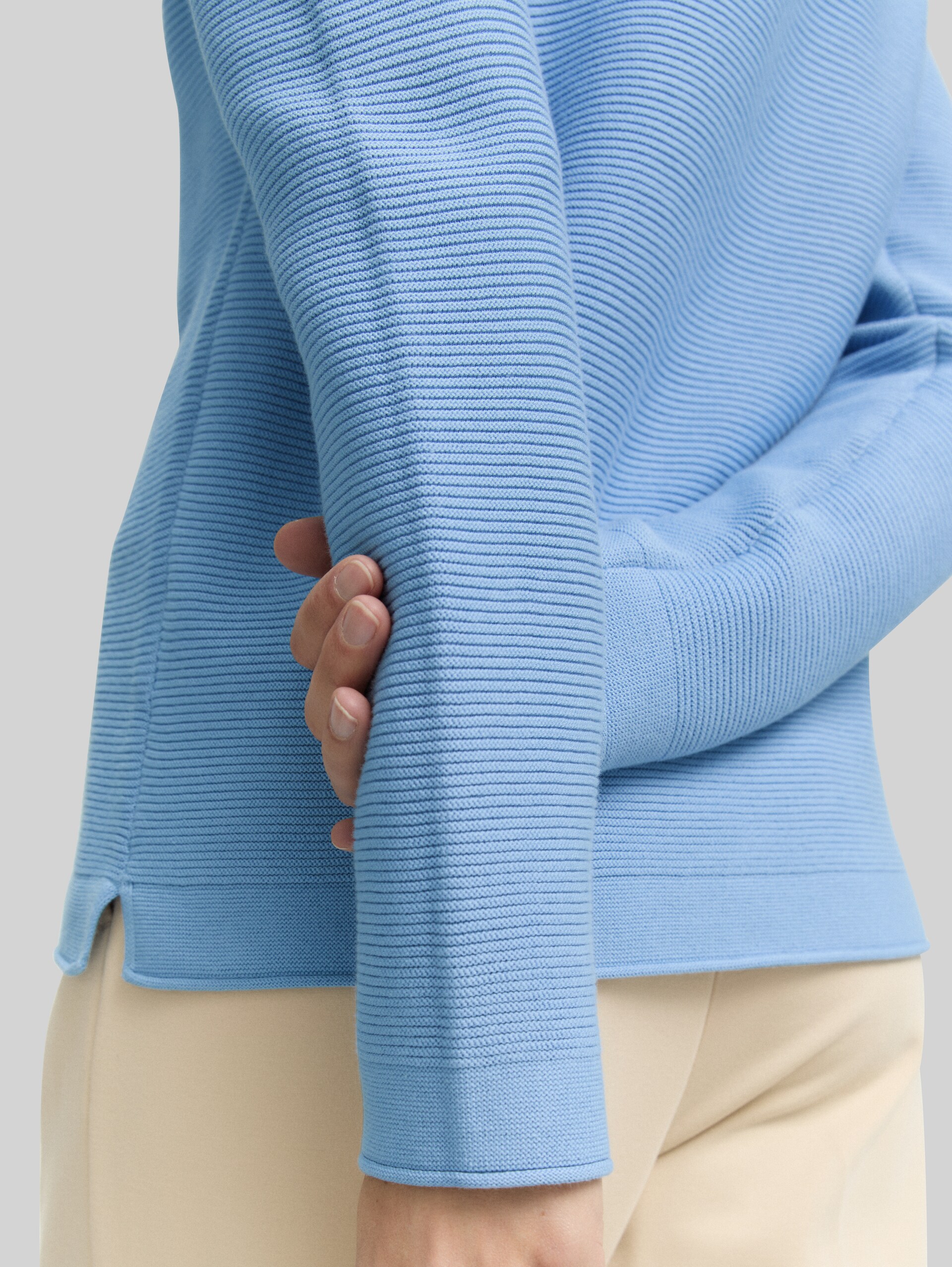 Cotton knit jumper - light fjord blue - Detail model view