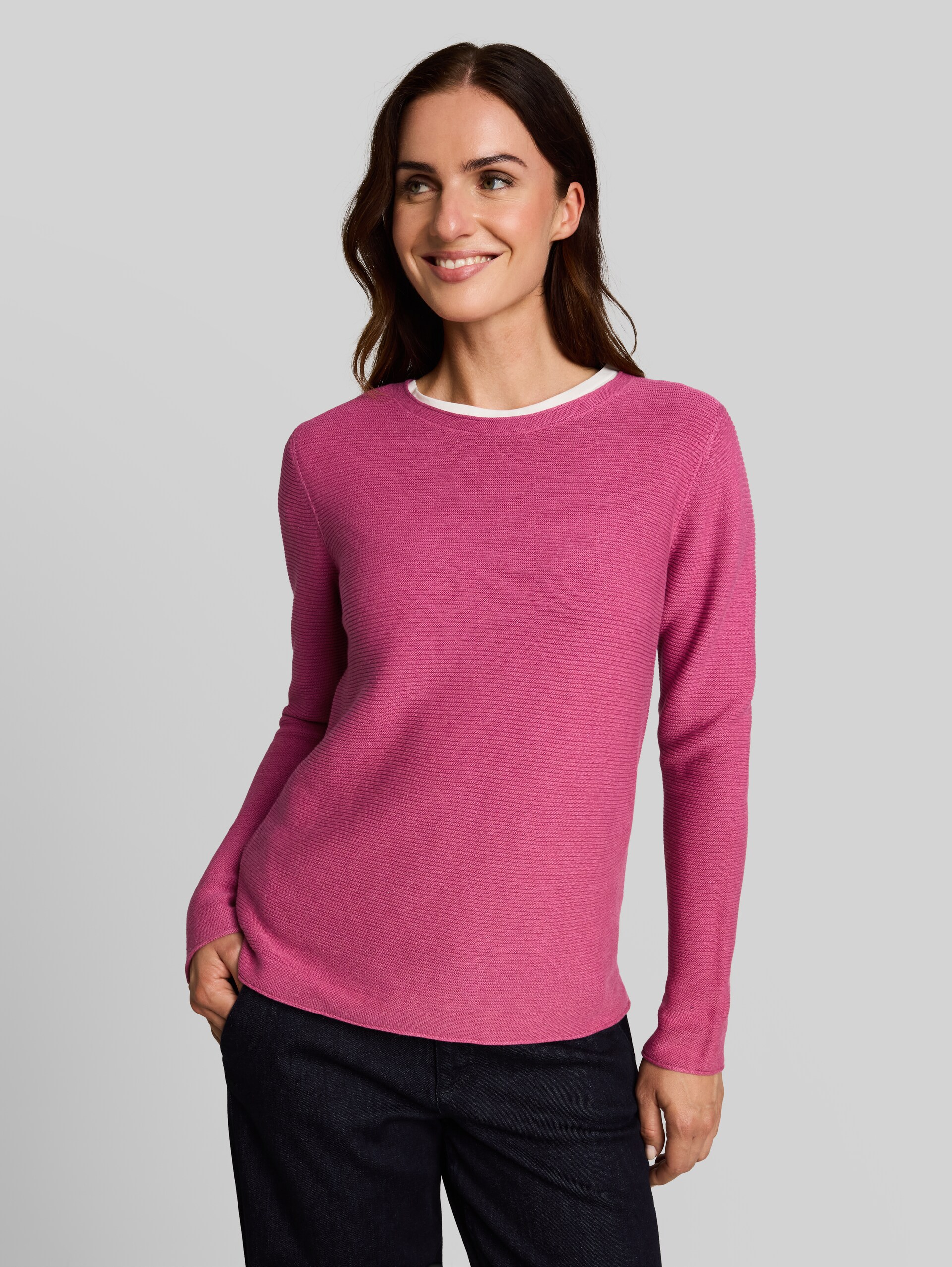 Strickpullover aus Baumwolle - pink velvet melange - Ausschnitt Model-Vorderansicht