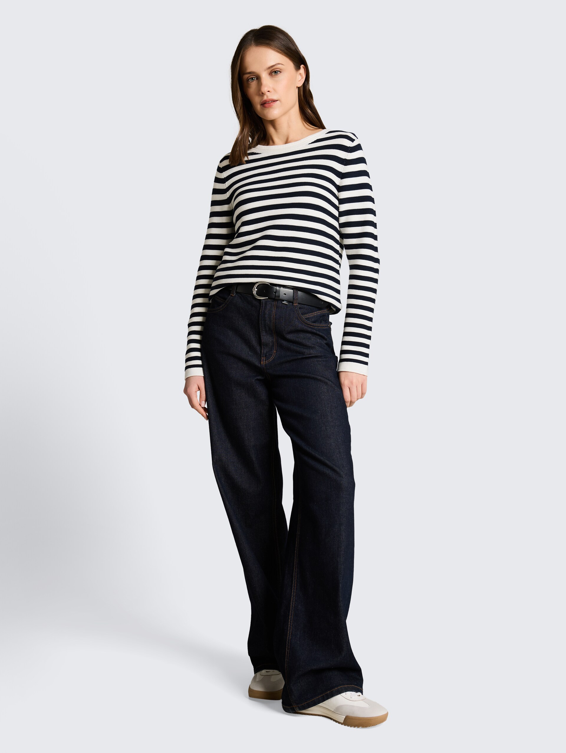Strickpullover aus Baumwolle - dark navy white stripe - Model-Vorderansicht