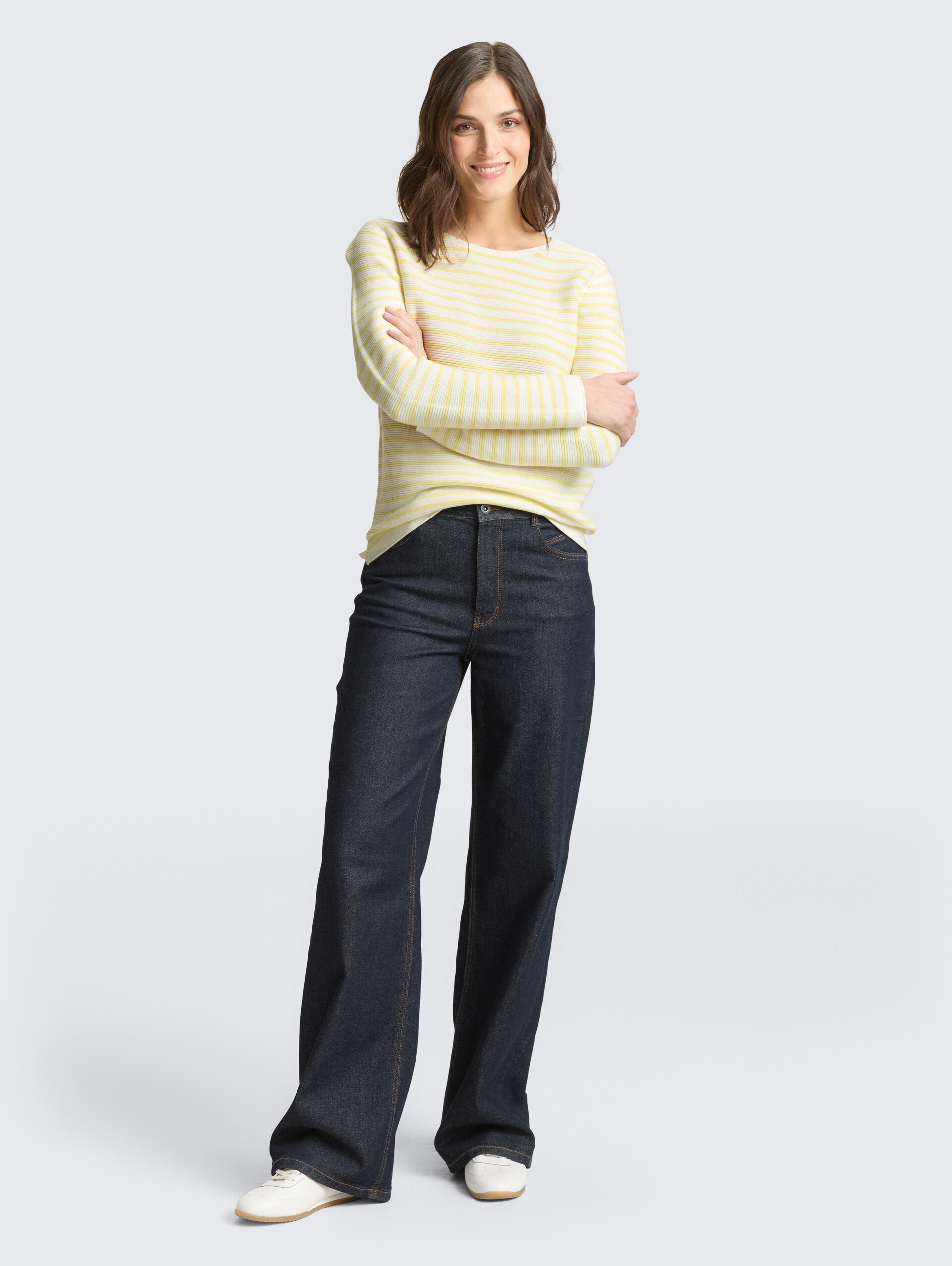 Strickpullover aus Baumwolle - yellow offwhite knit stripe - Model-Vorderansicht