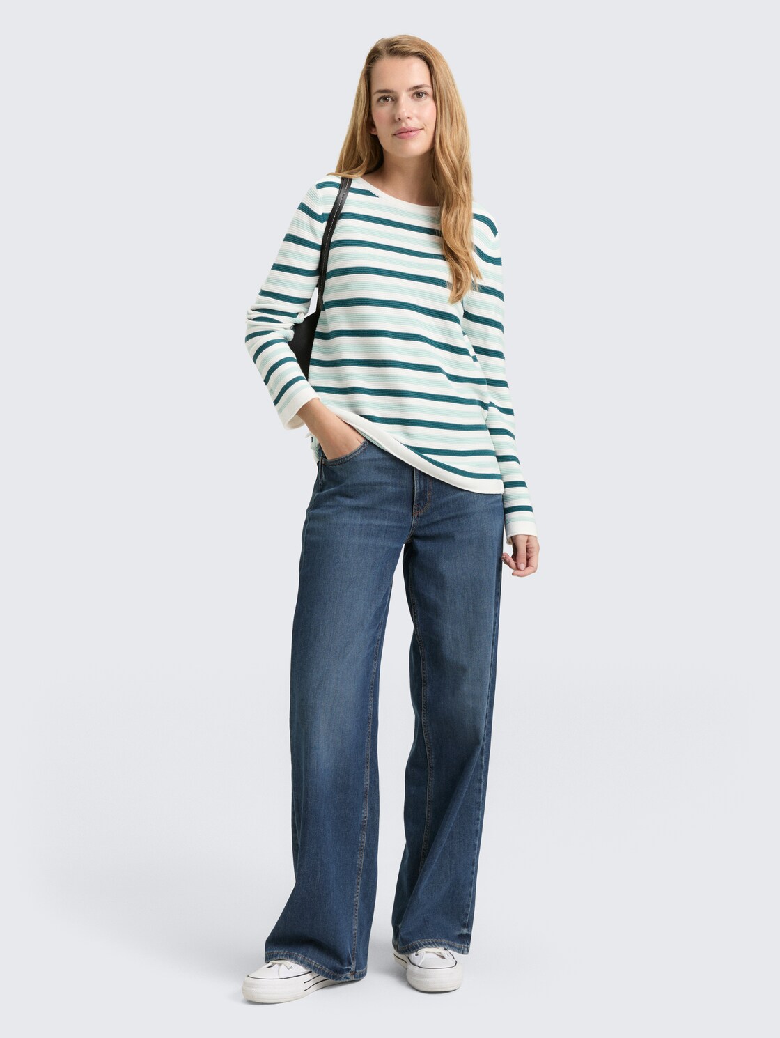 Strickpullover aus Baumwolle - mint green beige stripe - Model-Vorderansicht