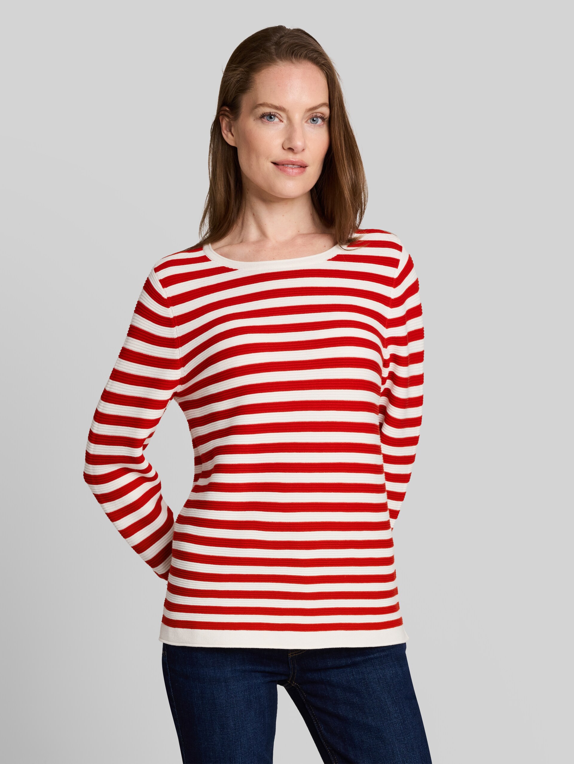 Gebreide trui van katoen - soft red stripe - Nek model vooraanzicht