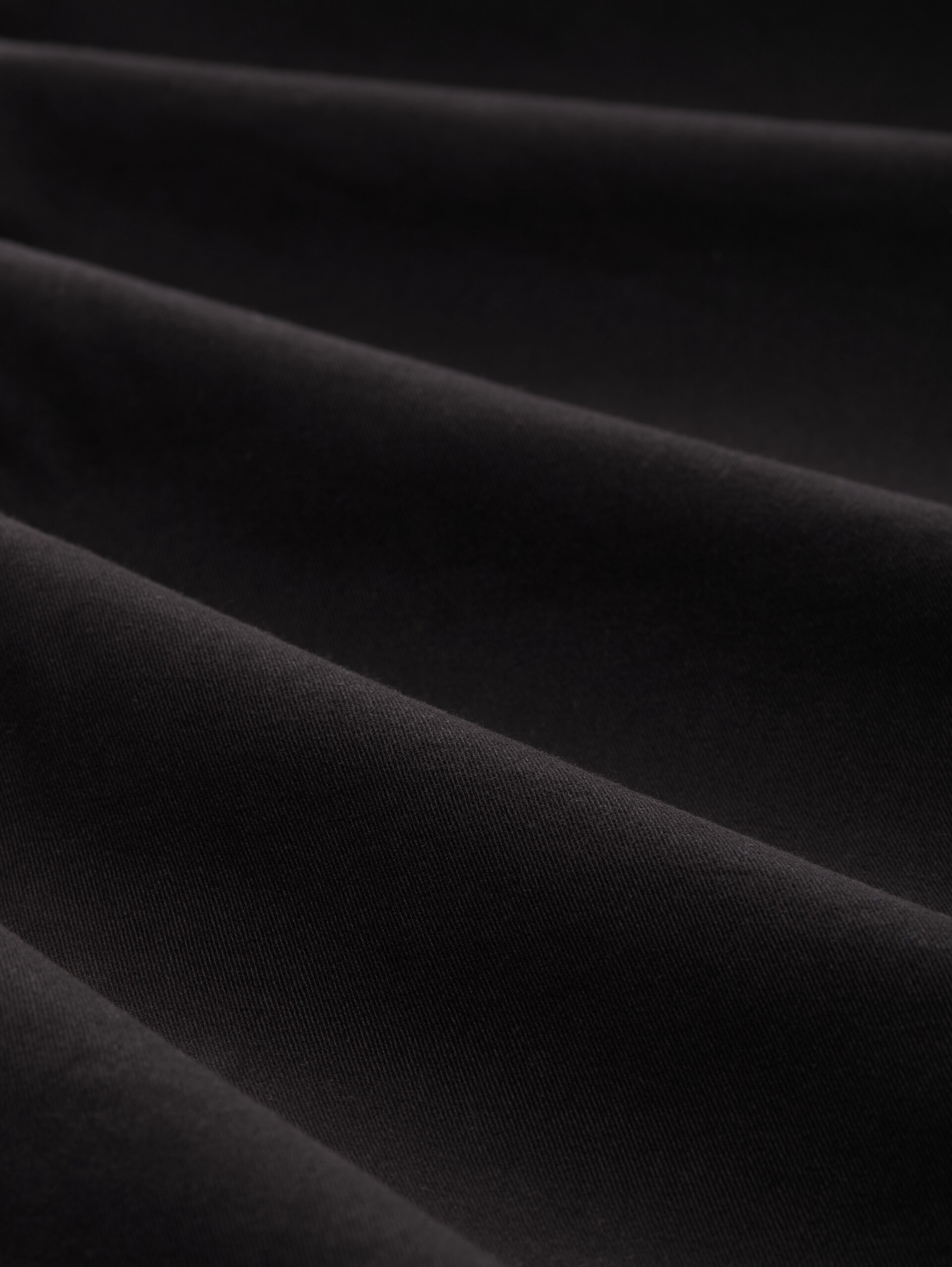 Chino mit Gürtel - deep black - Material-Ansicht