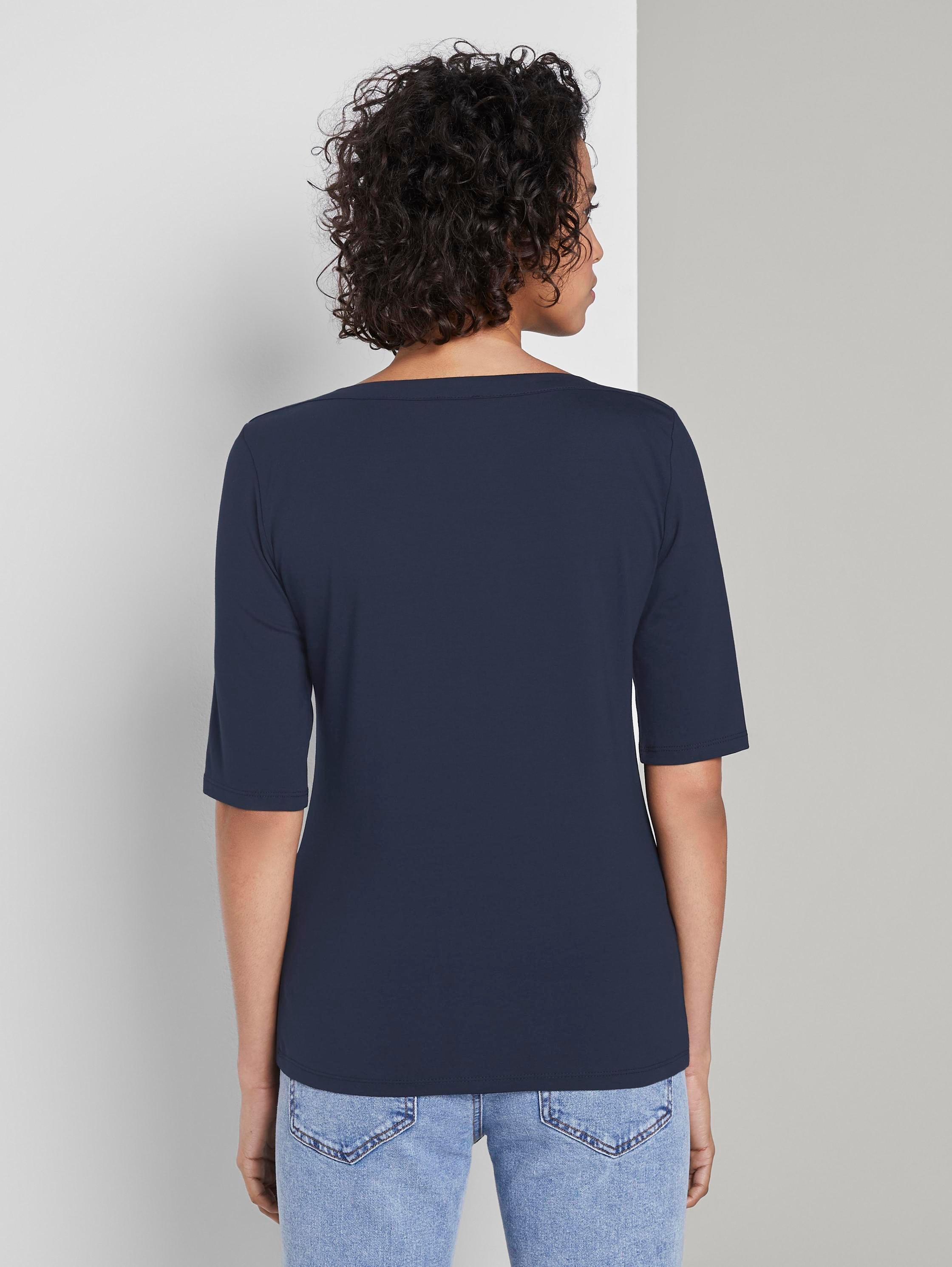 Basic T-shirt - Sky Captain Blue - Neklijn model-achteraanzicht