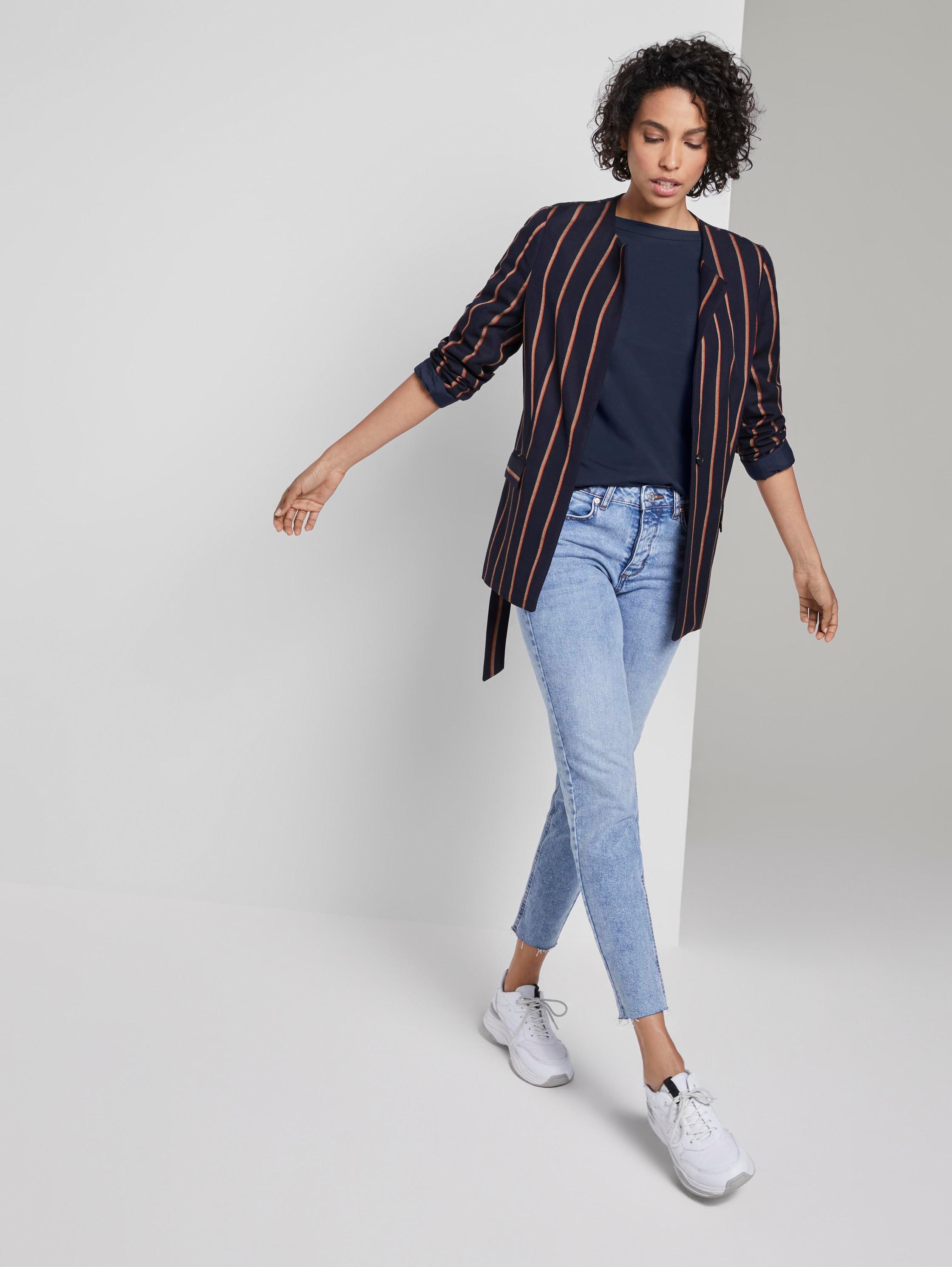 Basic T-shirt - Sky Captain Blue - Model vooraanzicht