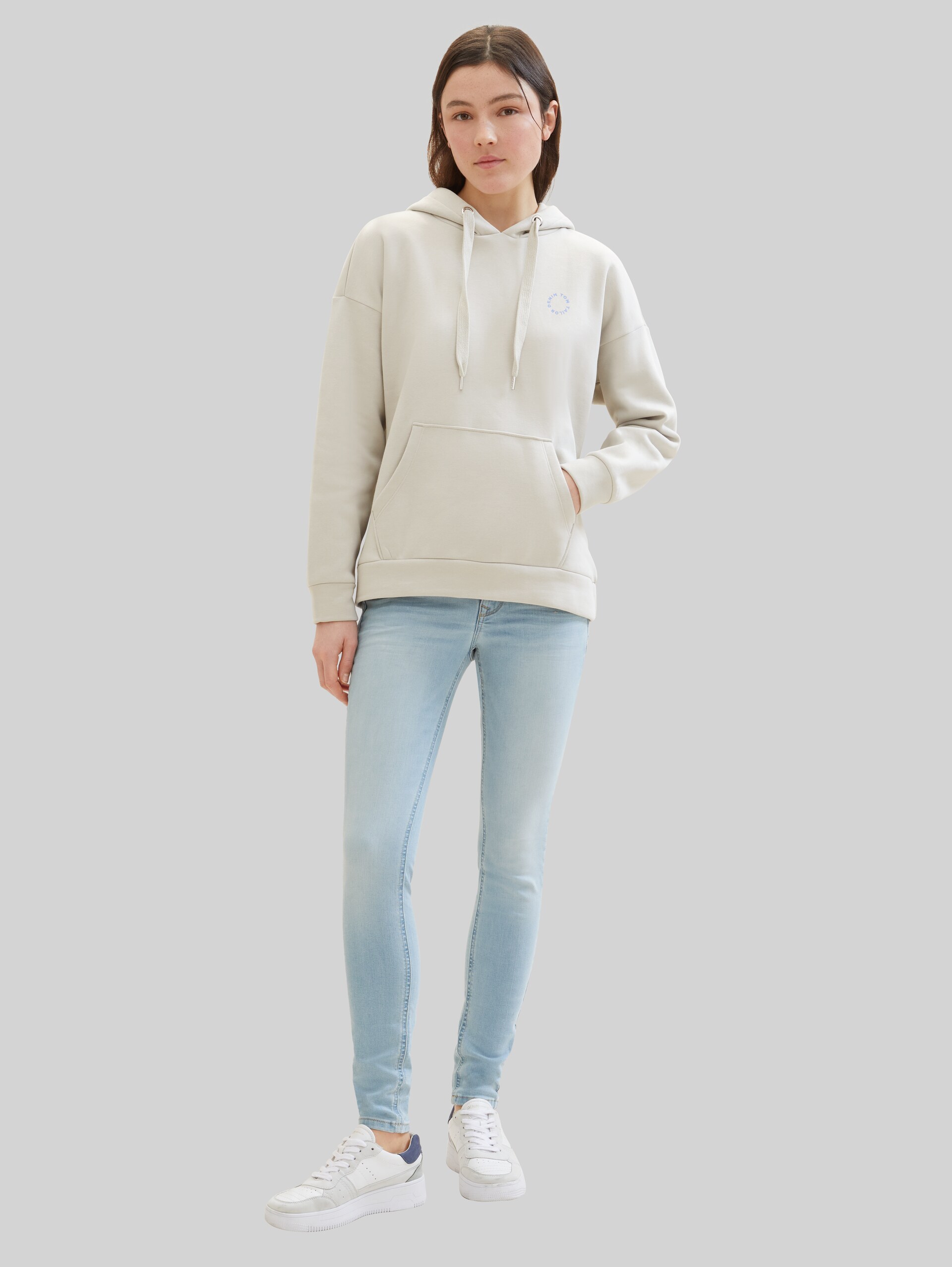 TTJONA EXTRA SKINNY Jeans - Clean Light Stone Blue Denim - Model-Vorderansicht