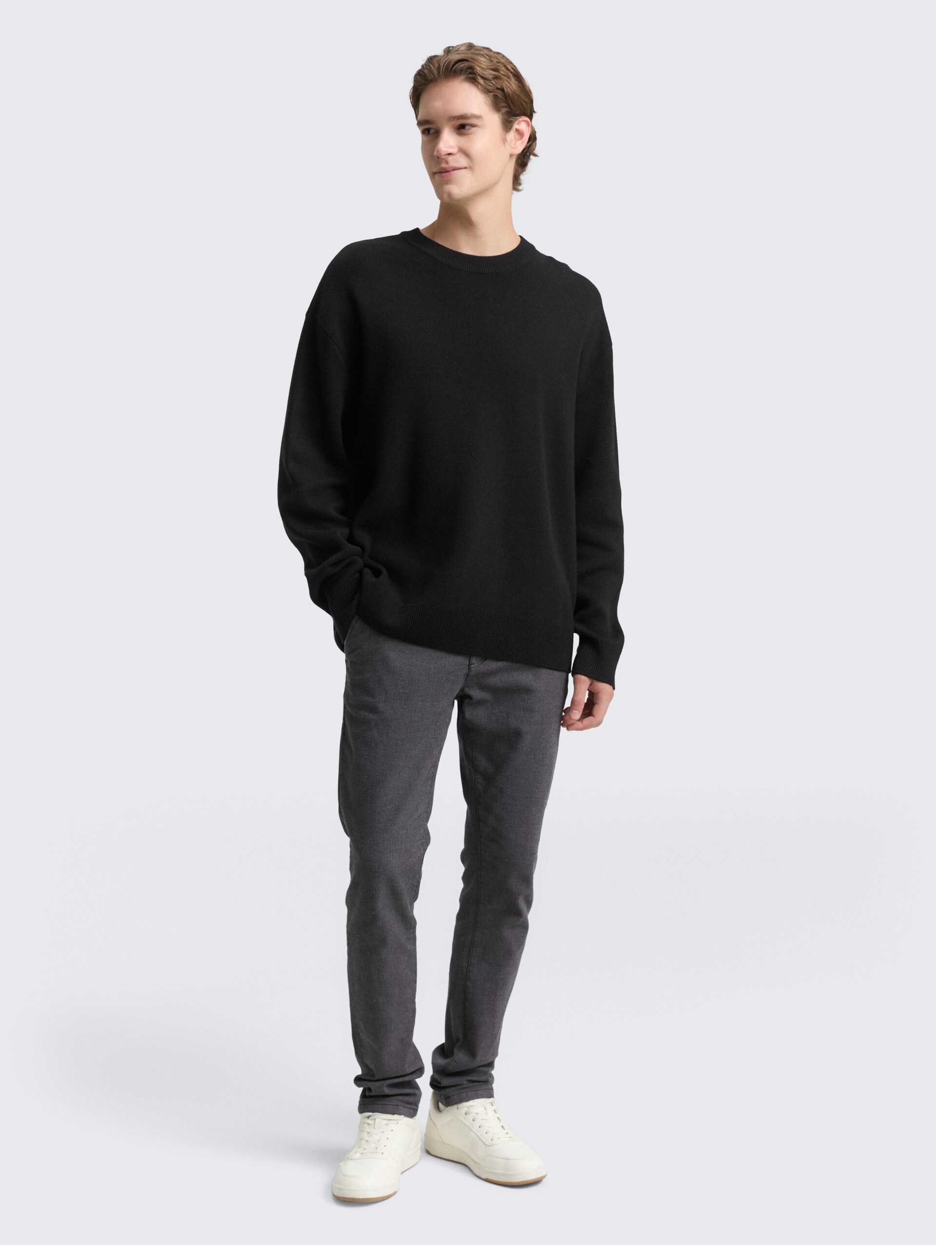 Straight Fit Chino Hose mit Gürtel - anthra dobby yarn dye - Model-Vorderansicht