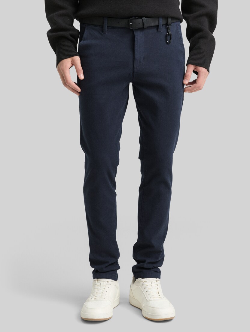 Straight Chino Hose mit Gürtel von Denim Male, navy dobby yarn dye