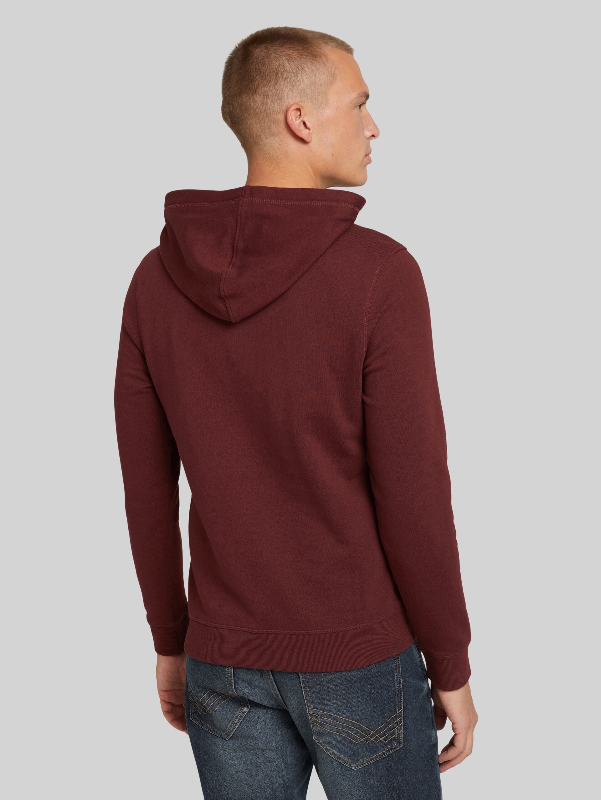Hoodie mit Print - Decadent Bordeaux - Auschnitt Model-Rückansicht