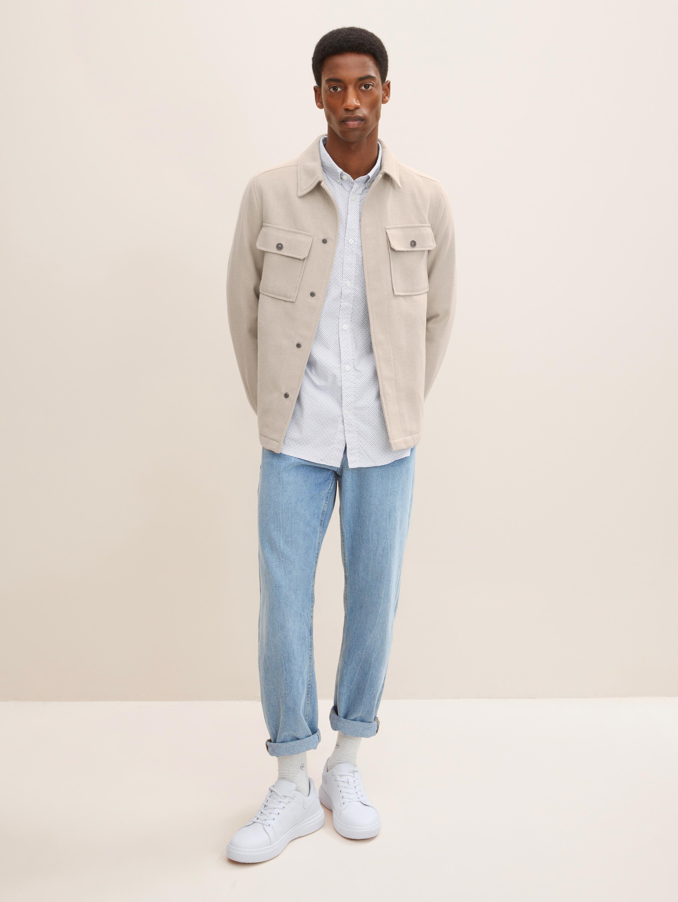 Stretch shirt met print - white blue crosses design - Model vooraanzicht