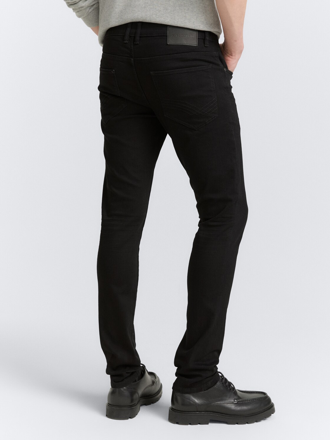 TTTROY SLIM Jeans - black black denim - Auschnitt Model-Rückansicht
