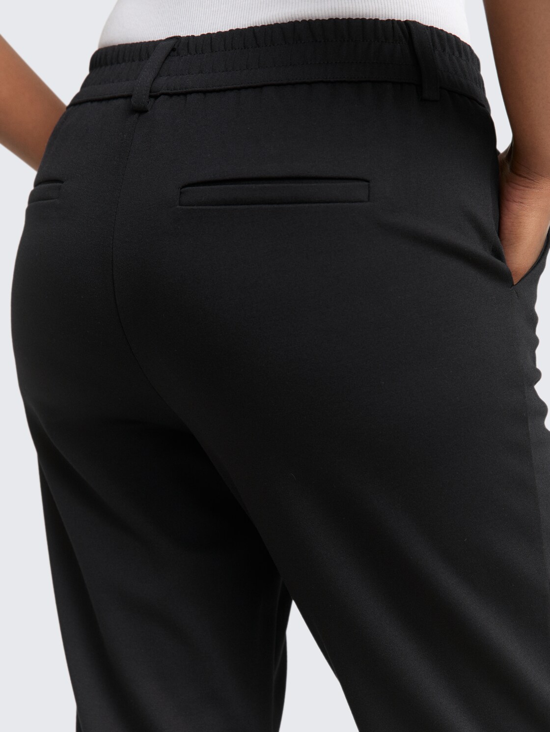 Relaxed Fit Hose mit elastischem Bund - deep black