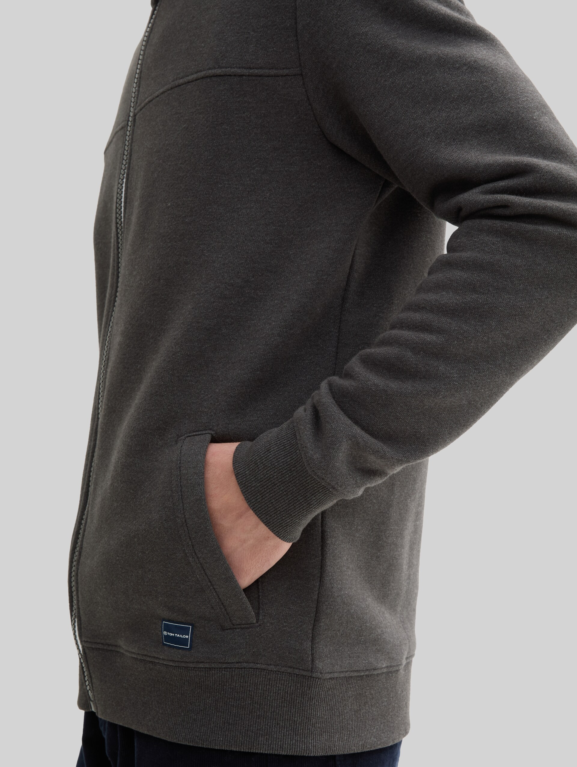 Sweatjack met opstaande kraag - Dark Grey Melange - Detailaanzicht model