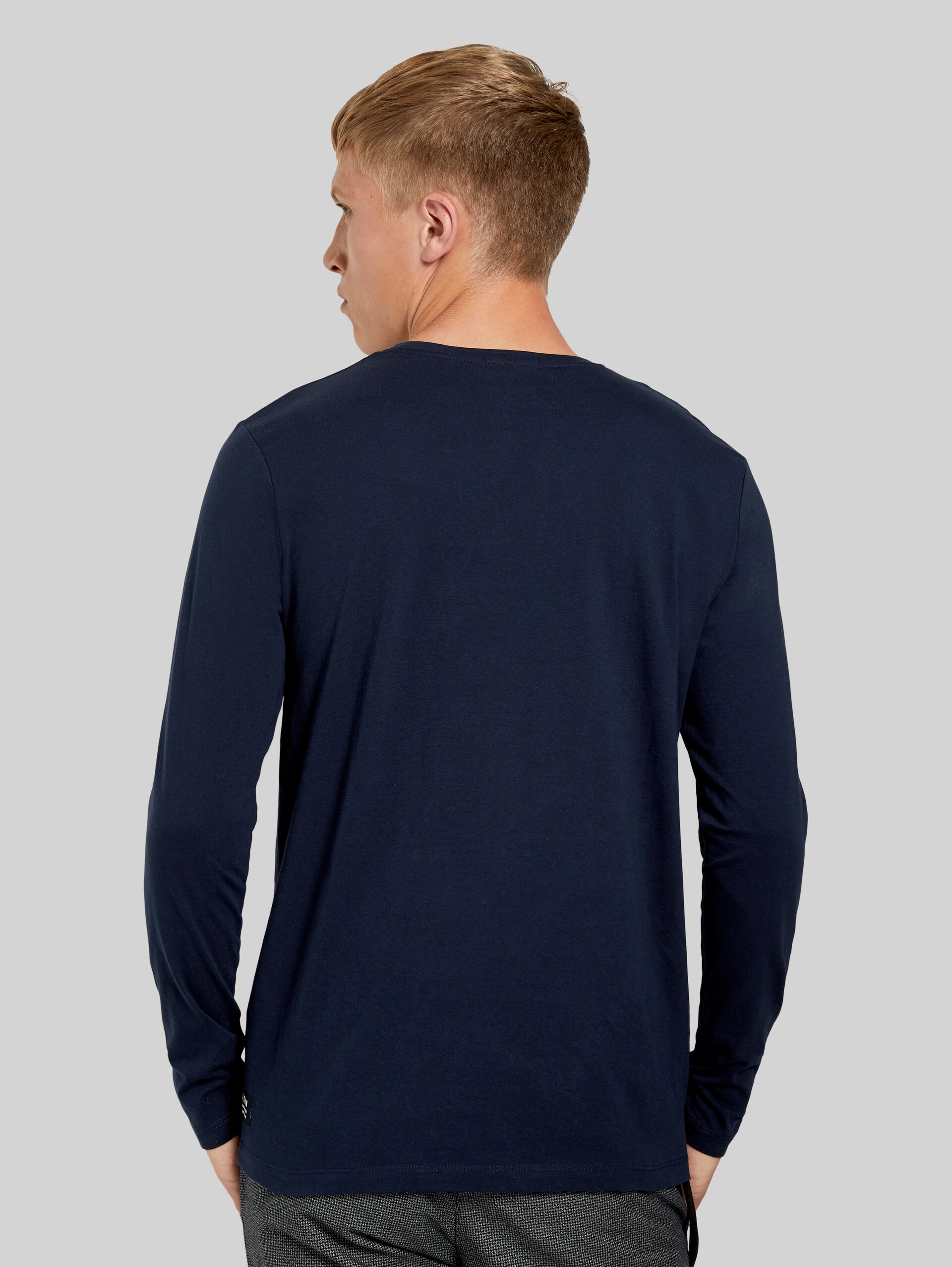 T-shirt à rayures avec teneur en coton biologique - sky captain blue - Découpe Vue arrière du modèle