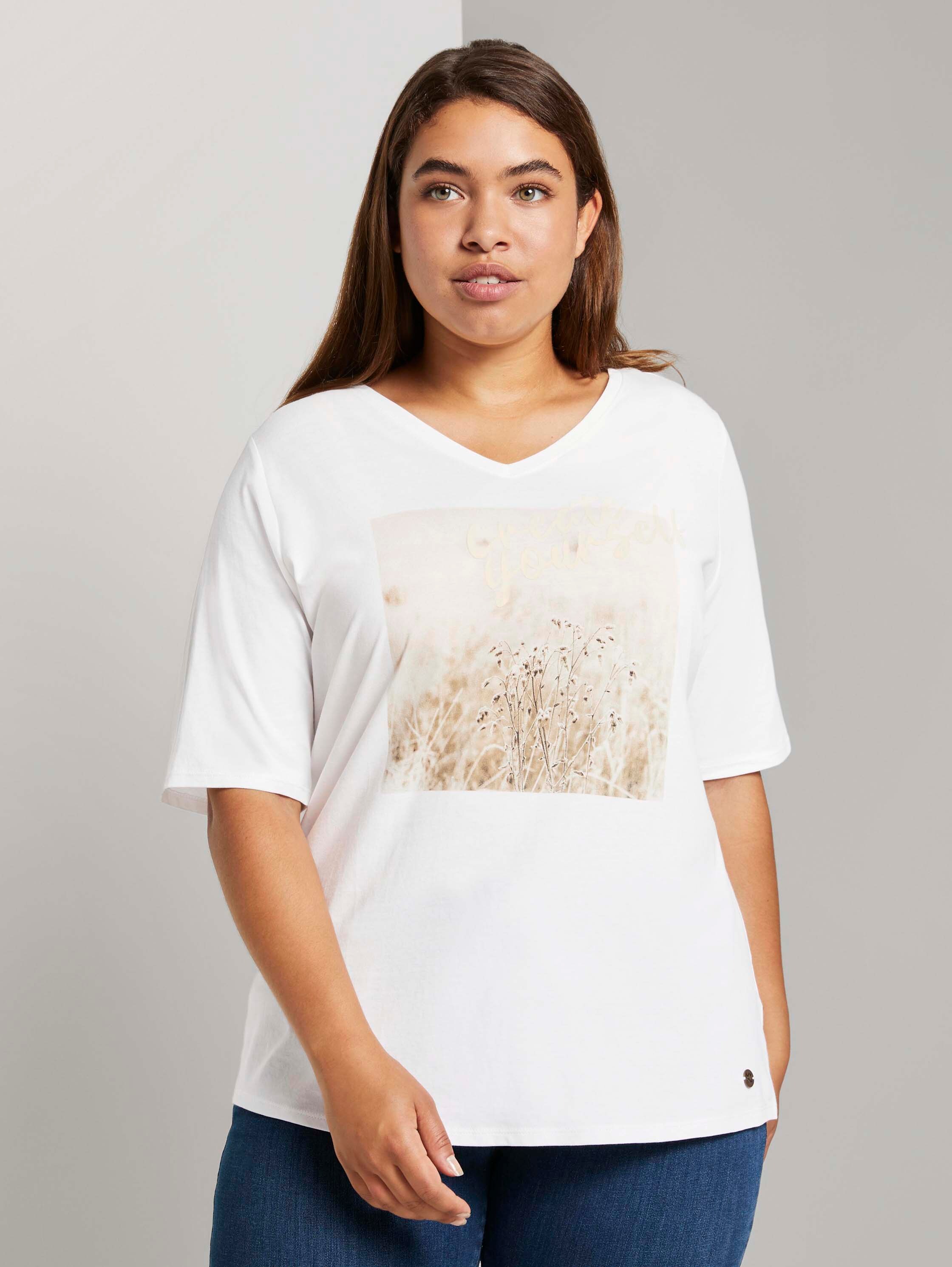 Plus - T-Shirt mit Artwork - Whisper White - Ausschnitt Model-Vorderansicht