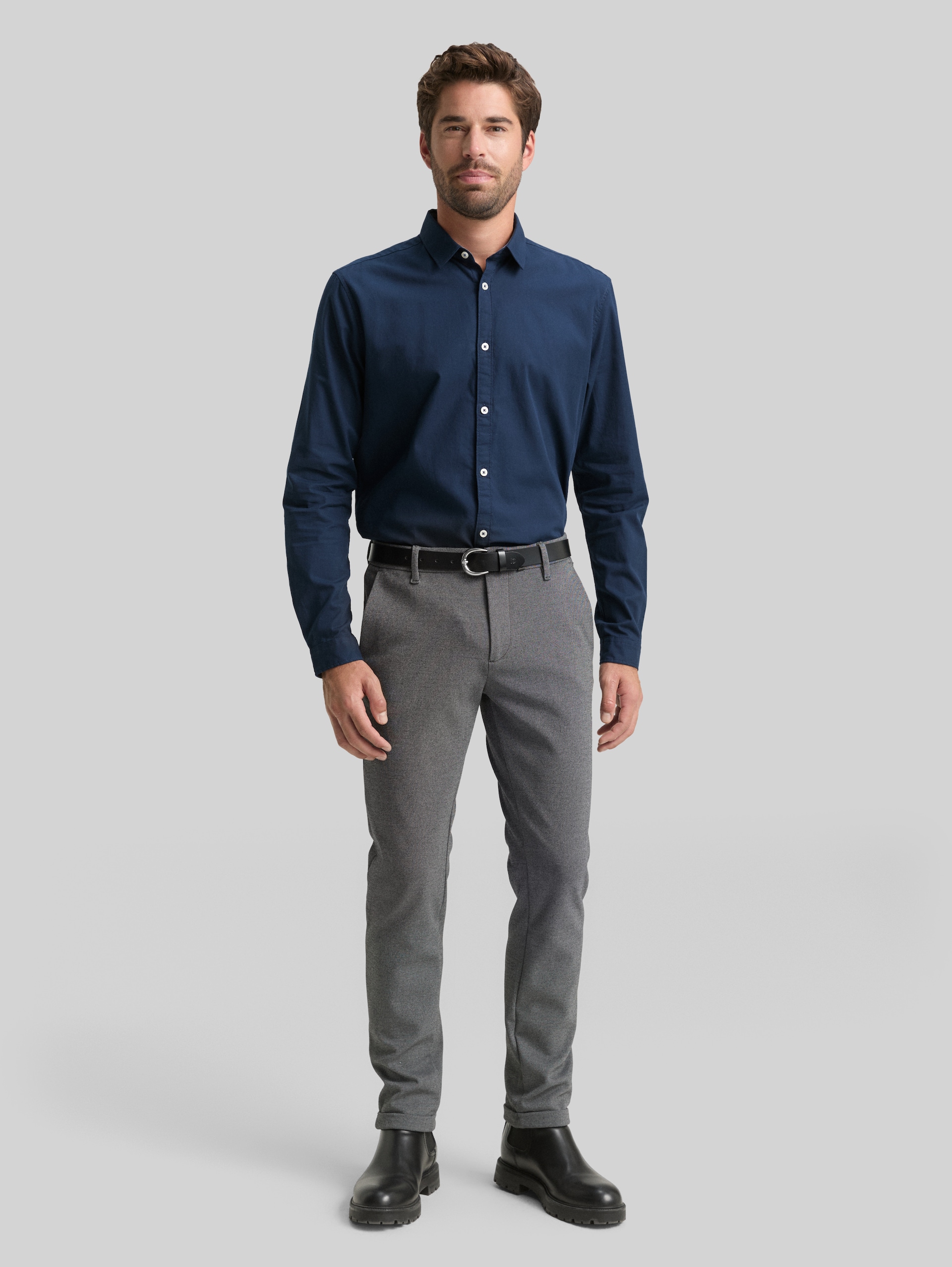 Slim Fit-overhemd met gestructureerde stof - Dark Blue - Model vooraanzicht