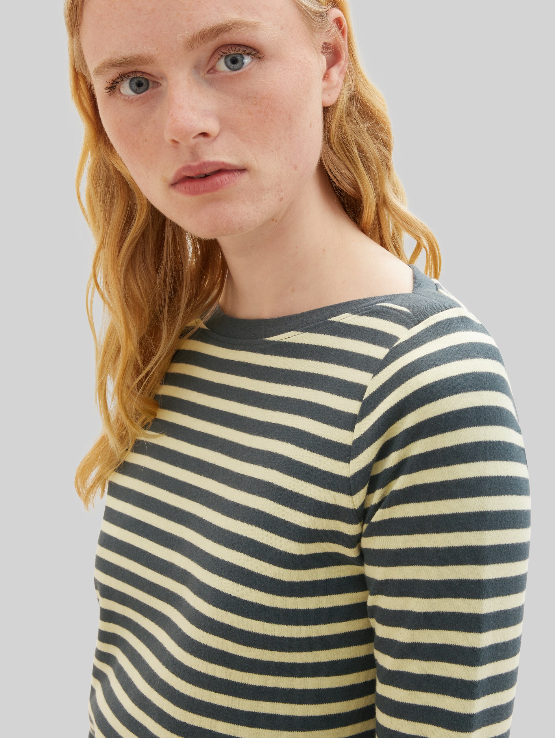 Shirt met lange mouwen en streepmotief - tonal green stripe - Model vooraanzicht