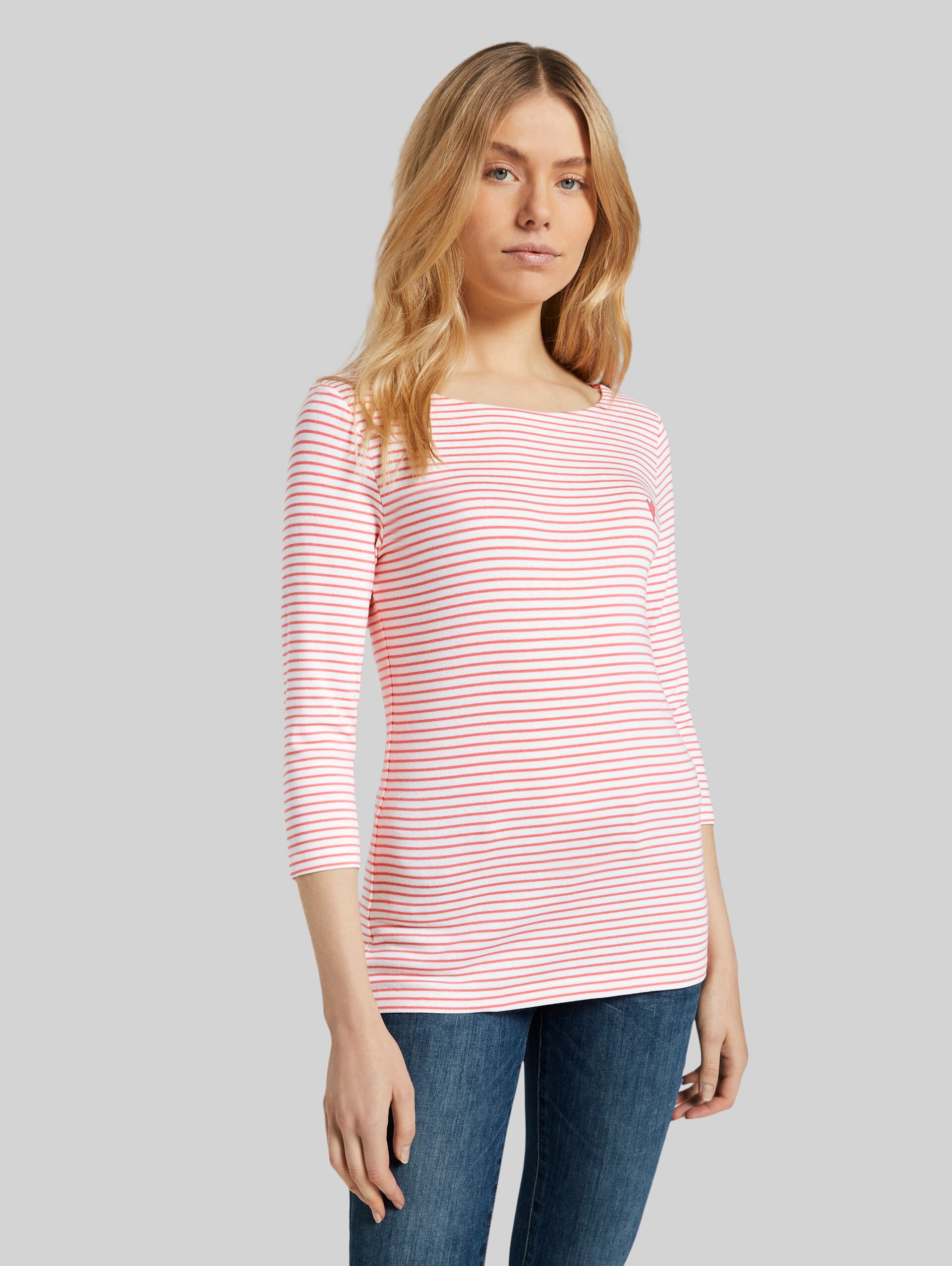 Striped shirt with small embroidery - white peach small stripe - Neckline model front view