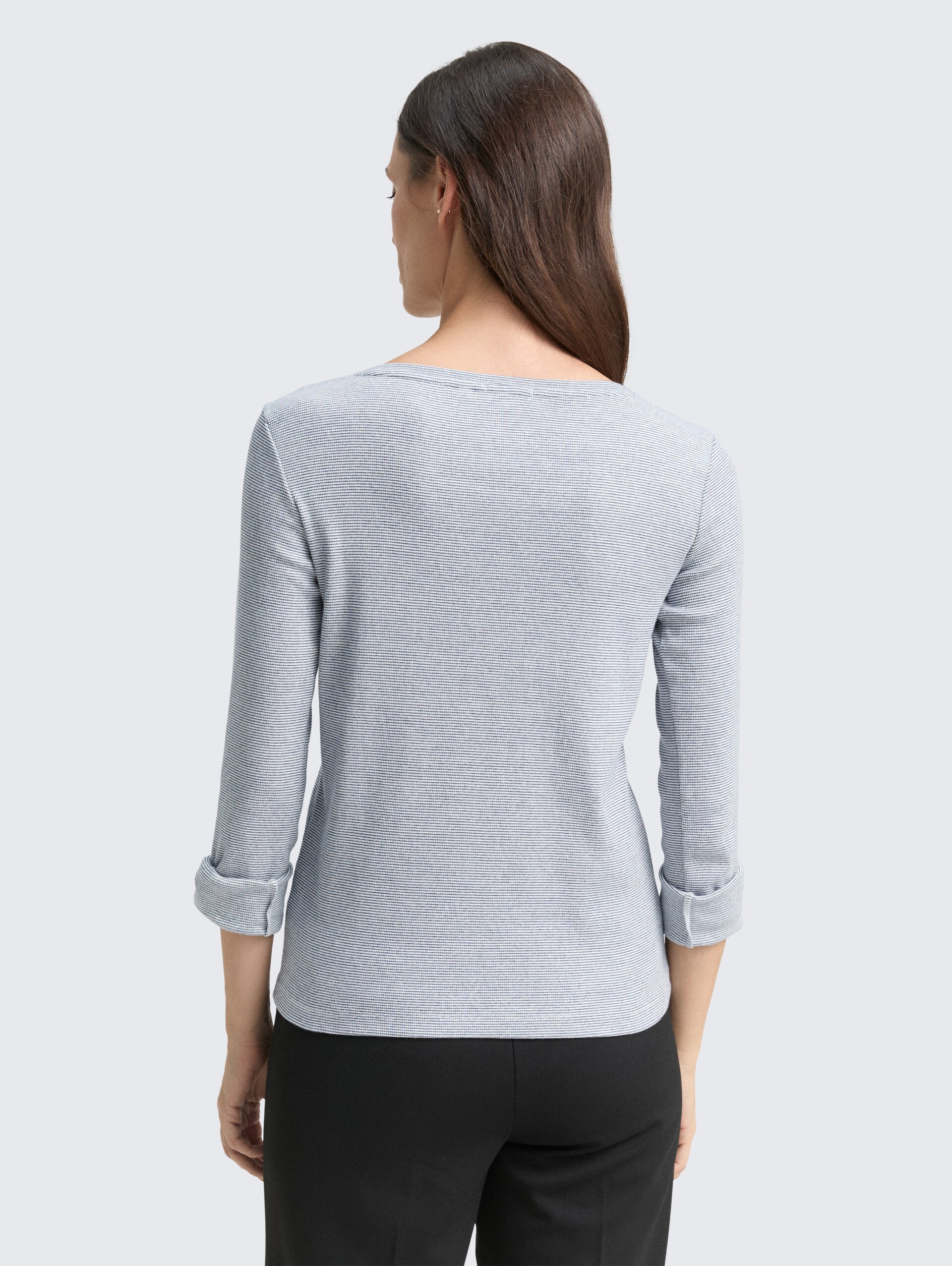 Langarmshirt mit Bio-Baumwolle - offwhite navy small stripe - Auschnitt Model-Rückansicht