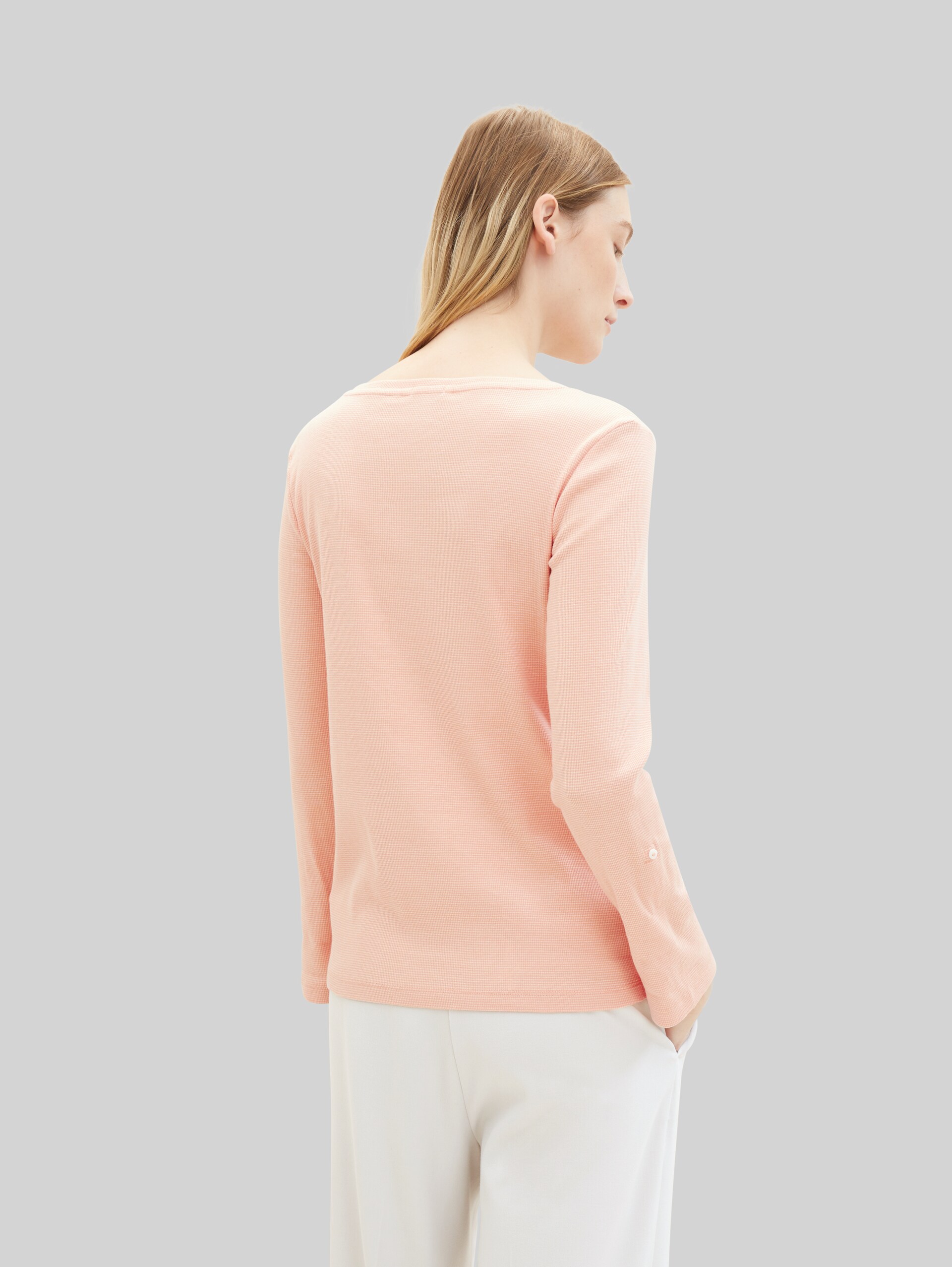 Langarmshirt mit Turn-Up-Funktion - apricot offwhite stripe ck - Auschnitt Model-Rückansicht
