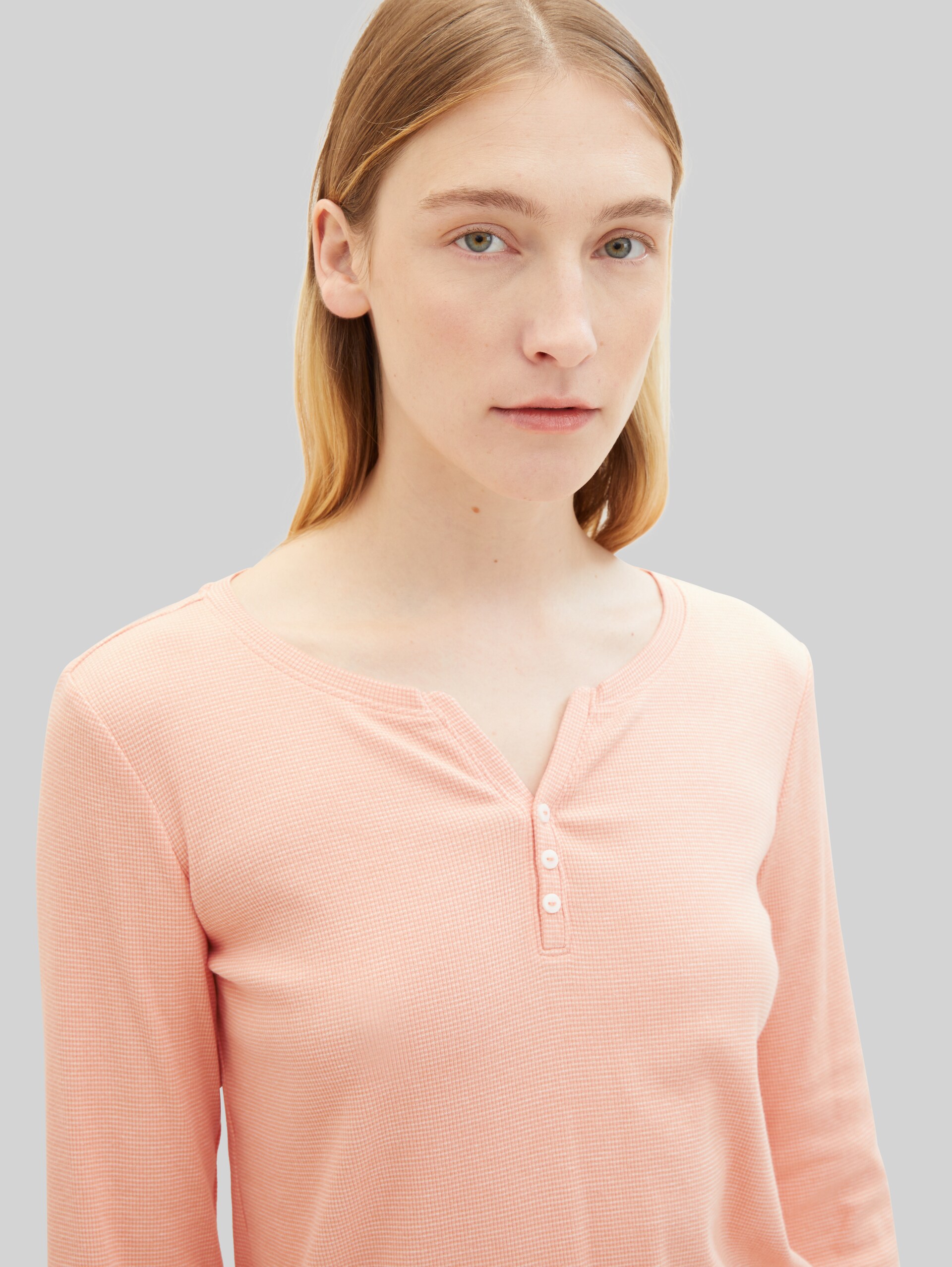 Langarmshirt mit Turn-Up-Funktion - apricot offwhite stripe ck - Detail-Model-Ansicht