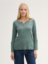 Langarmshirt mit Turn-Up-Funktion - off white green small stripe - Ausschnitt Model-Vorderansicht