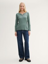 Langarmshirt mit Turn-Up-Funktion - off white green small stripe - Model-Vorderansicht