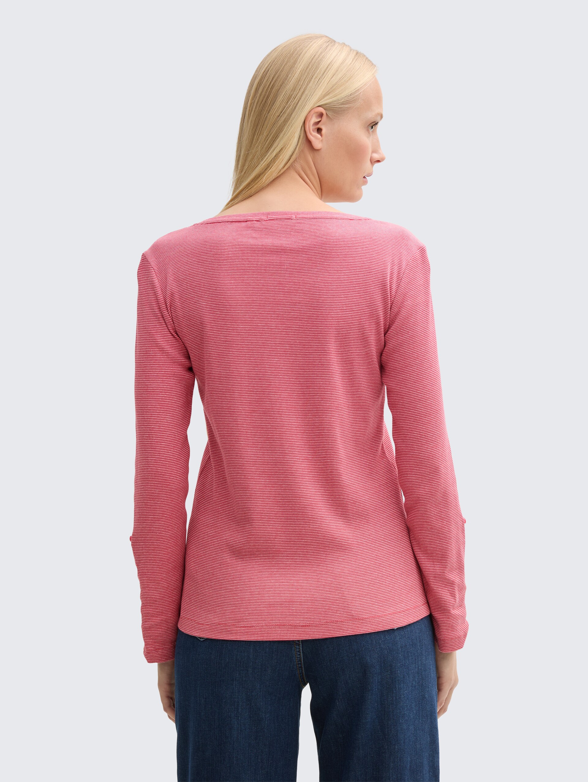 Langarmshirt mit Turn-Up-Funktion - off white red small stripe - Auschnitt Model-Rückansicht