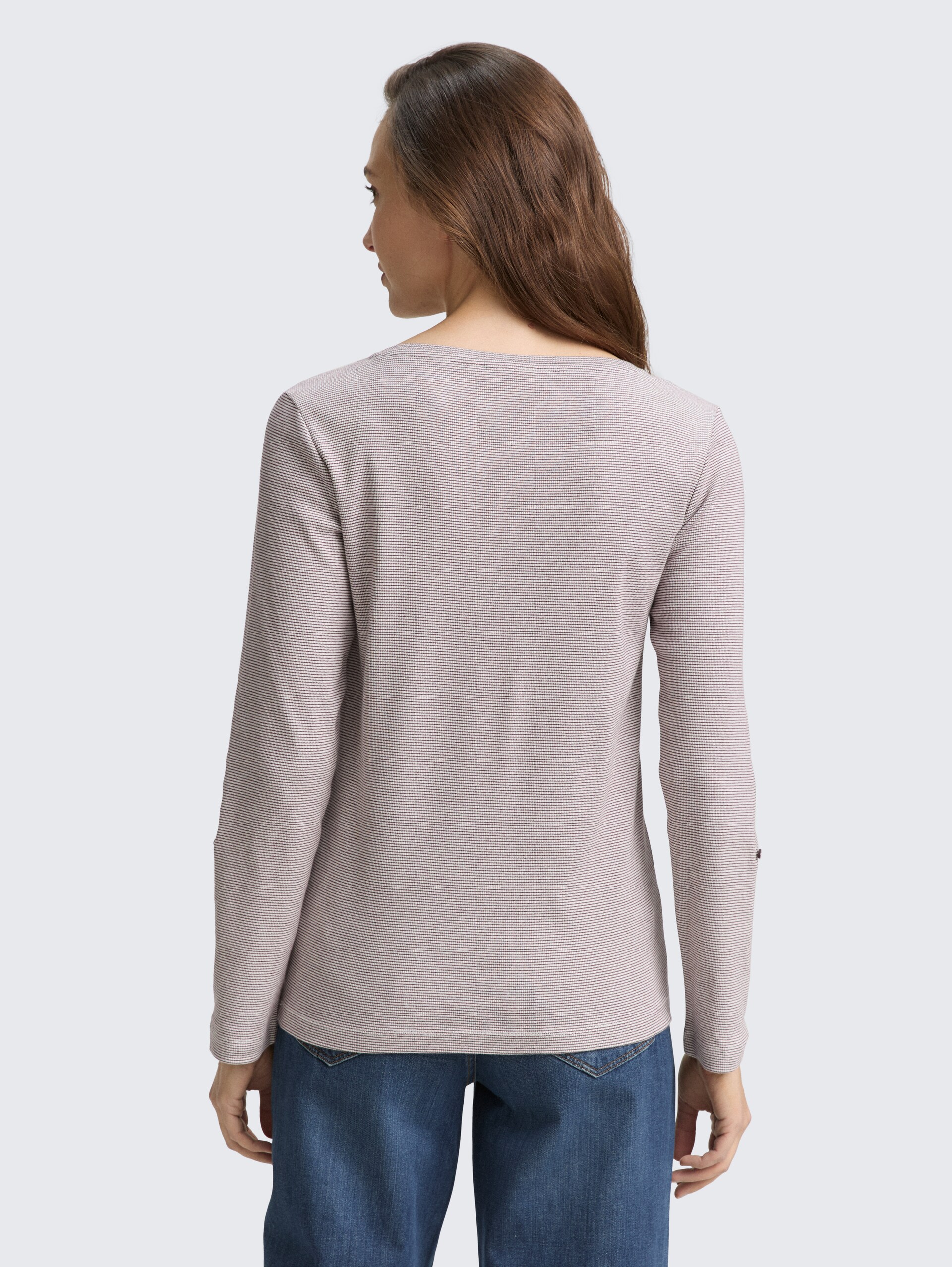 Langarmshirt mit Turn-Up-Funktion - off white red small stripe - Auschnitt Model-Rückansicht