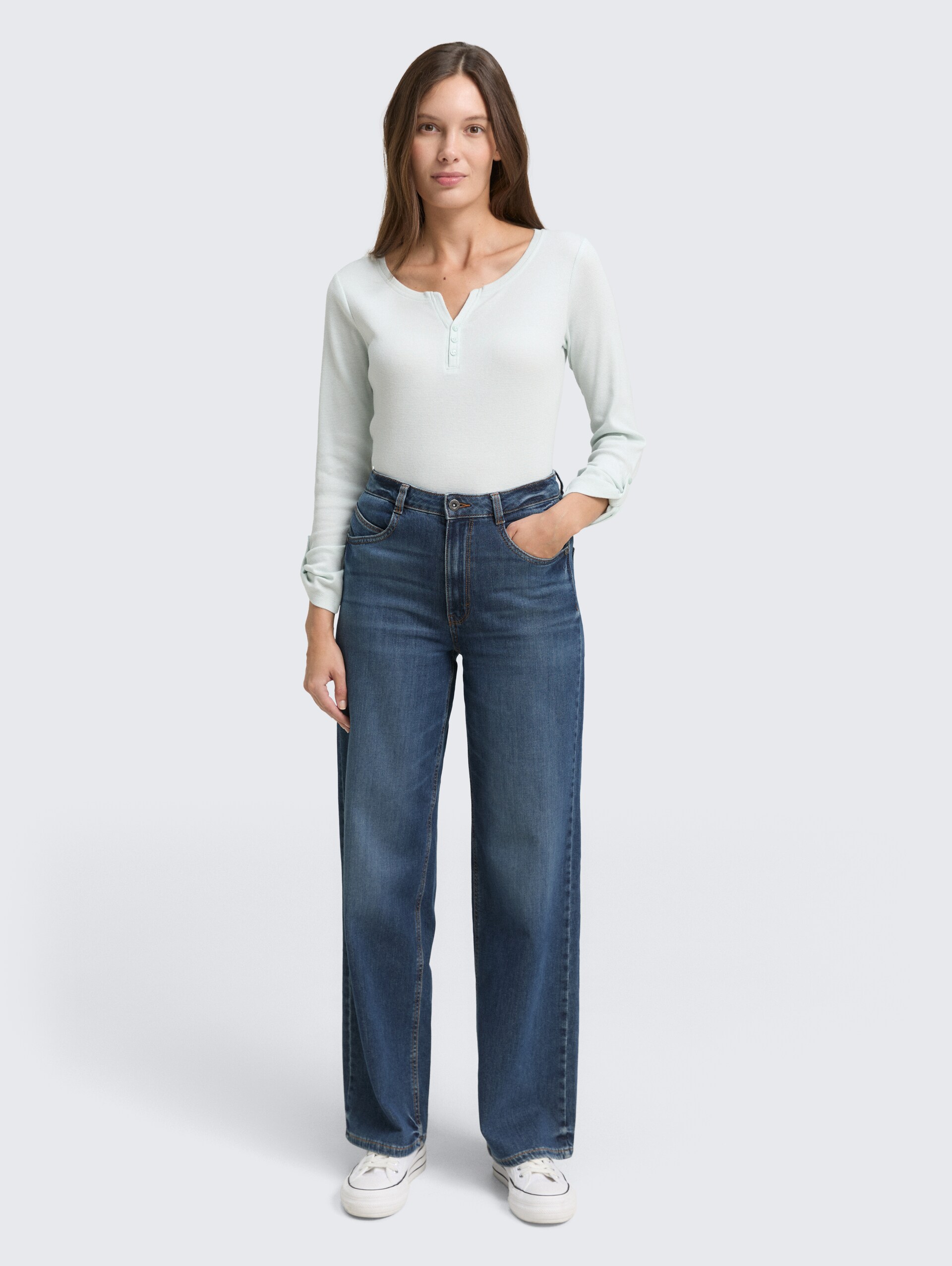 Langarmshirt mit Turn-Up-Funktion - offwhite mint small stripe - Model-Vorderansicht