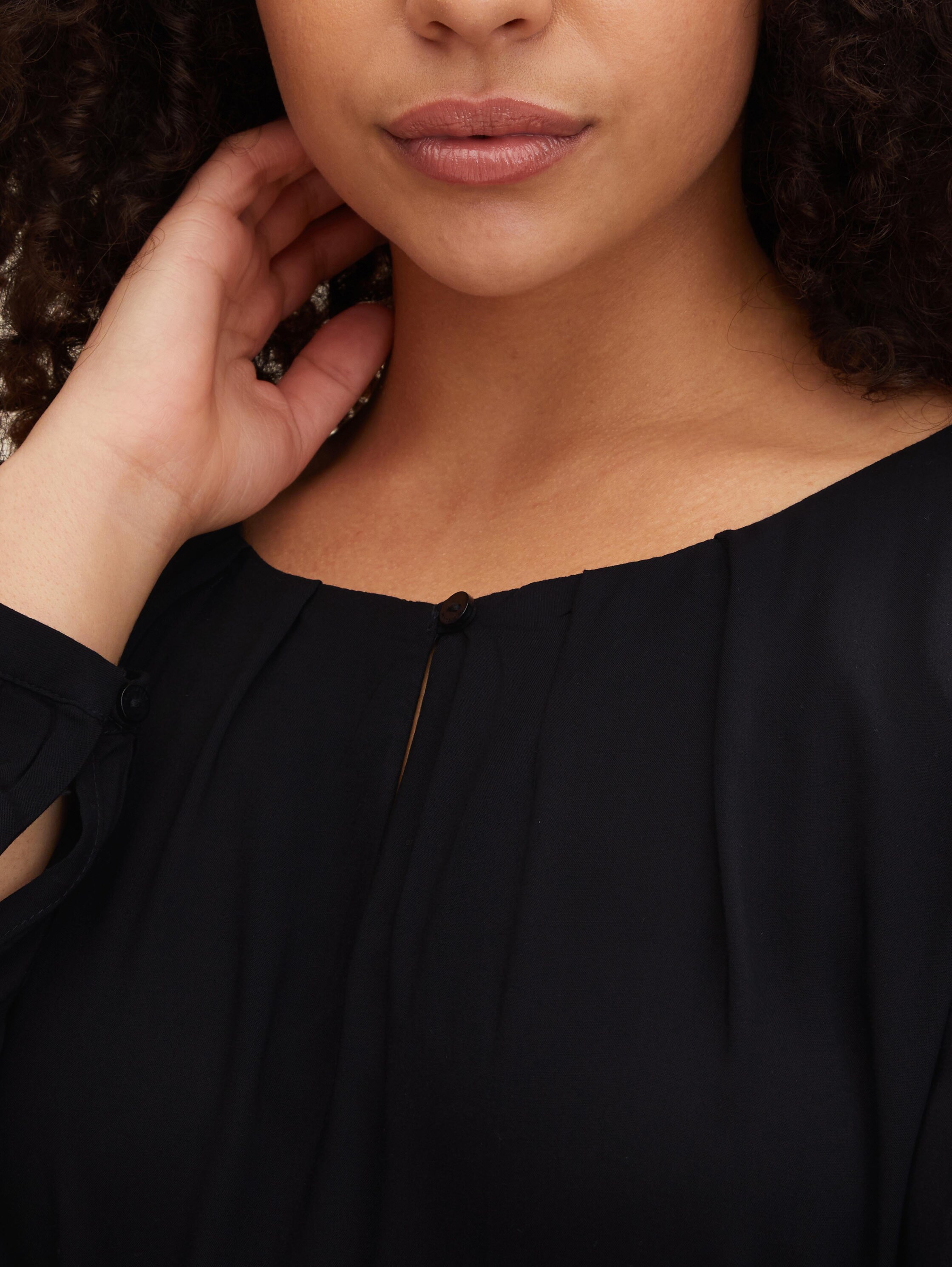 Blouse jurk met geplooide details - deep black - Detailaanzicht model