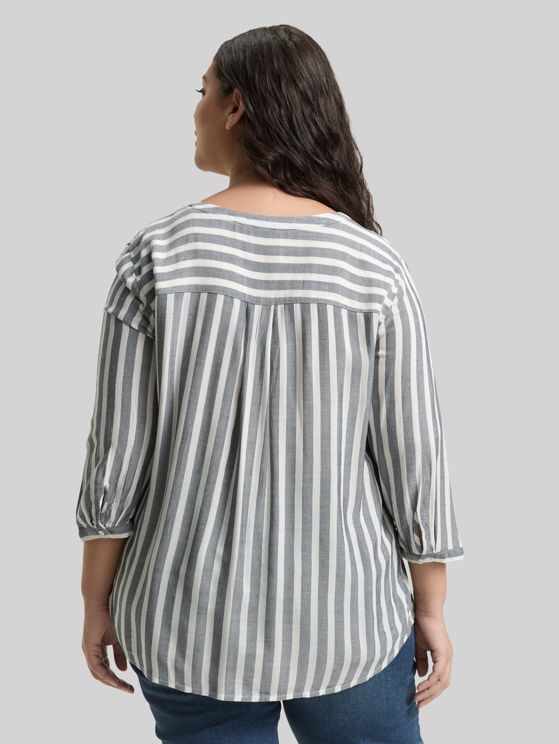 Plus Size - Striped Henley top - offwhite navy vertical stripe - Neckline model-back view