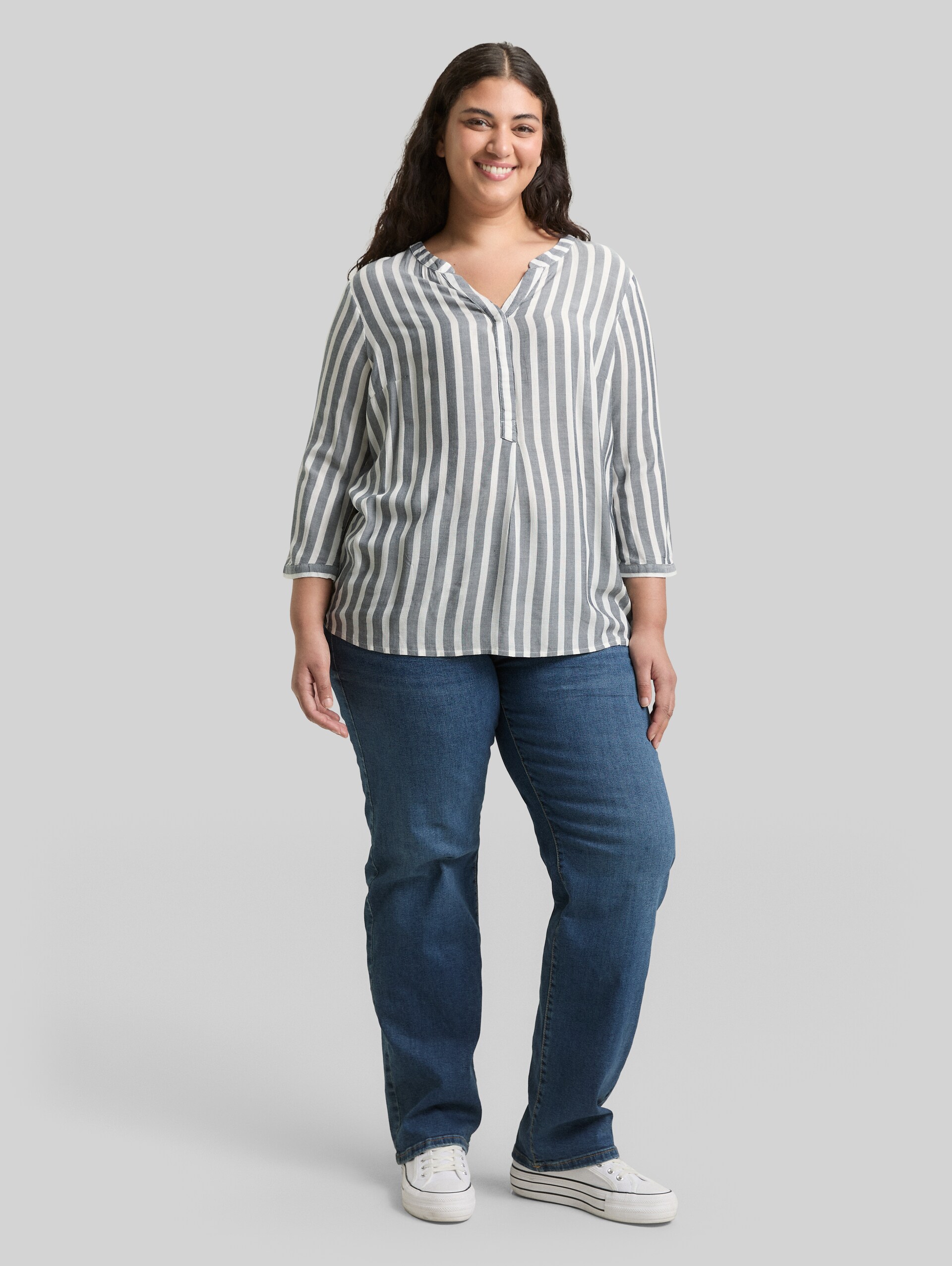 Plus Size - Striped Henley top - offwhite navy vertical stripe - Model front view