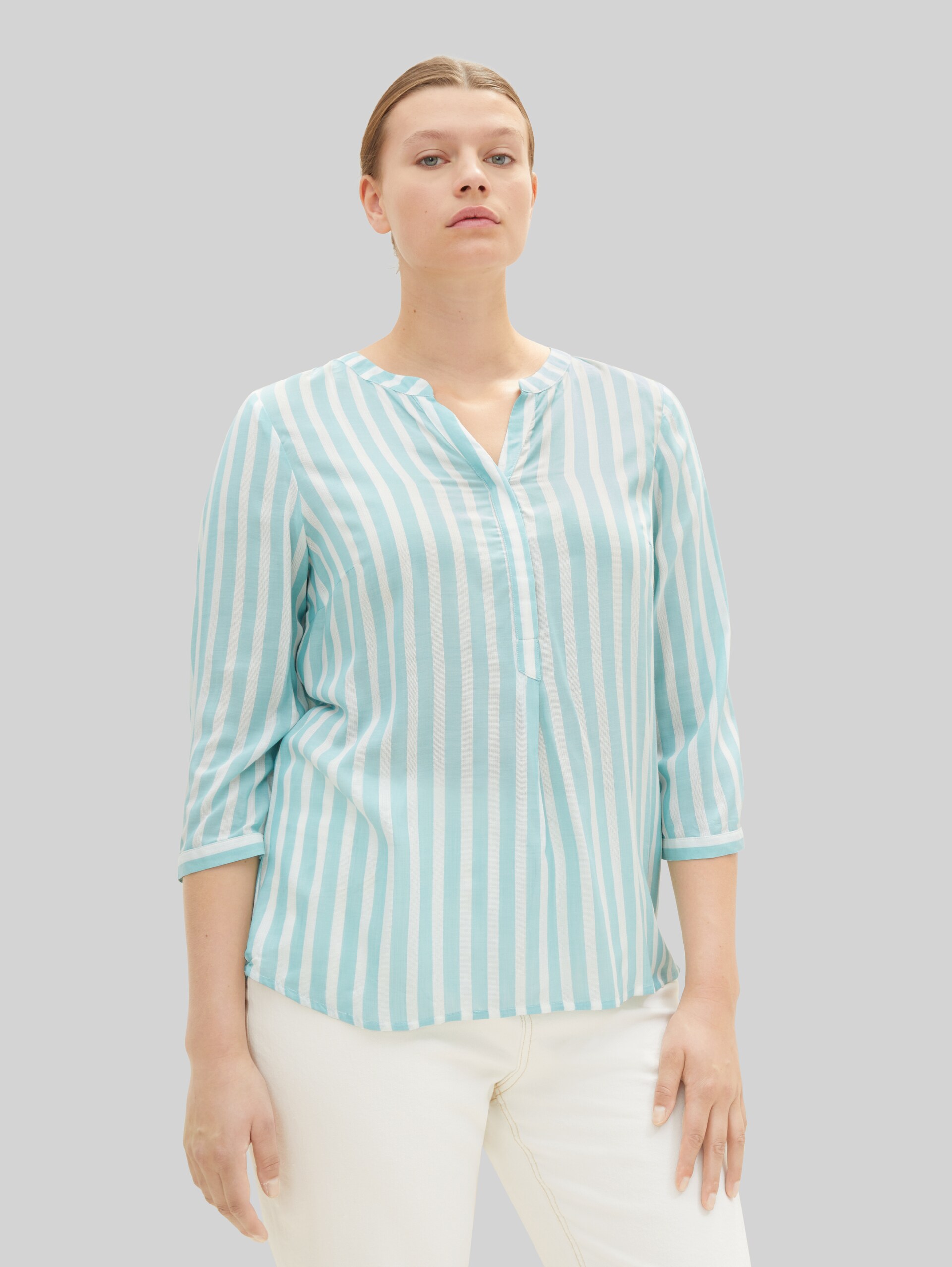 Plus Size - Chemise Henley à rayures - teal offwhite vertical stripe - Découpe Vue de face du modèle