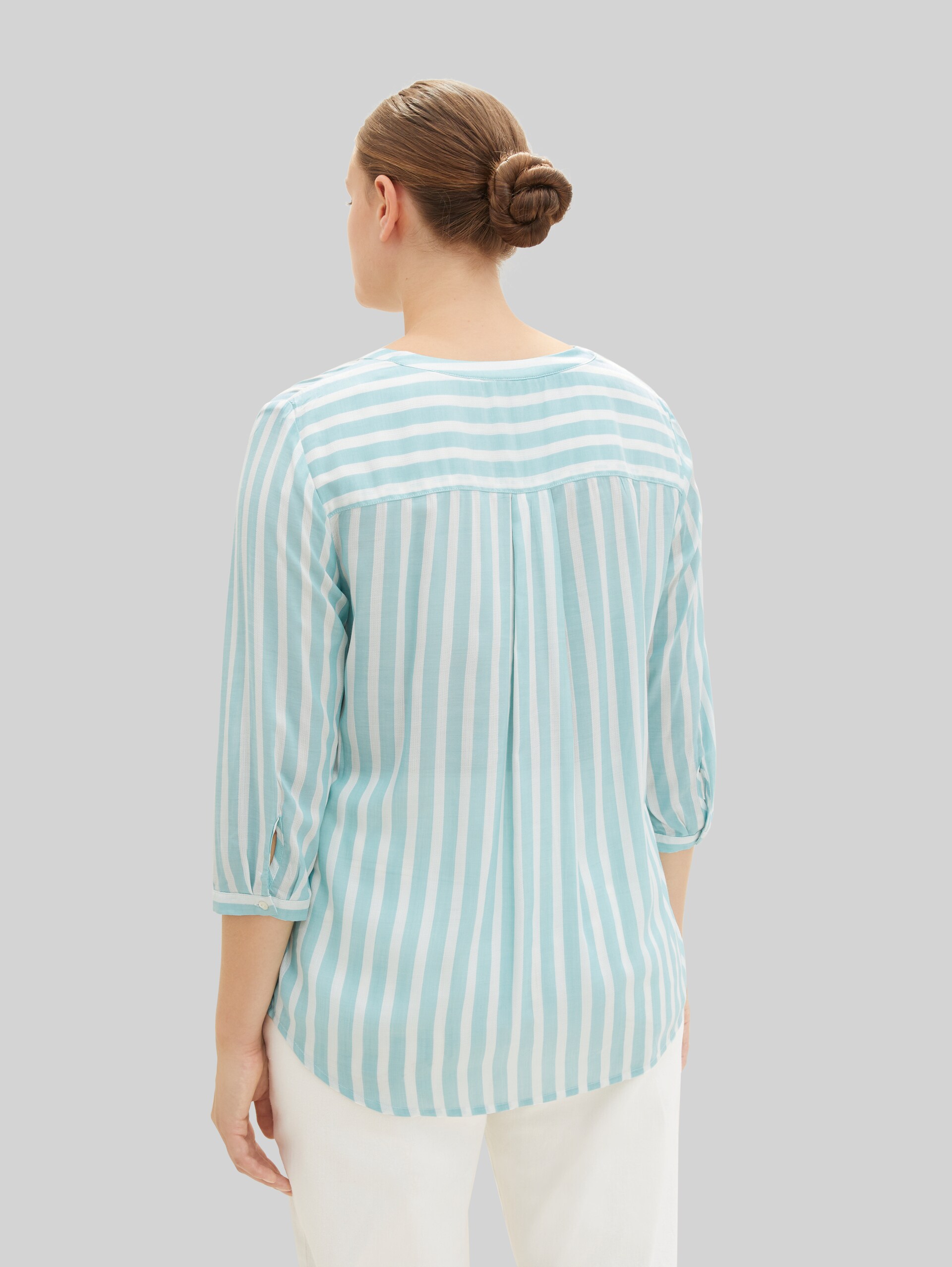 Plus Size - Chemise Henley à rayures - teal offwhite vertical stripe - Découpe Vue arrière du modèle
