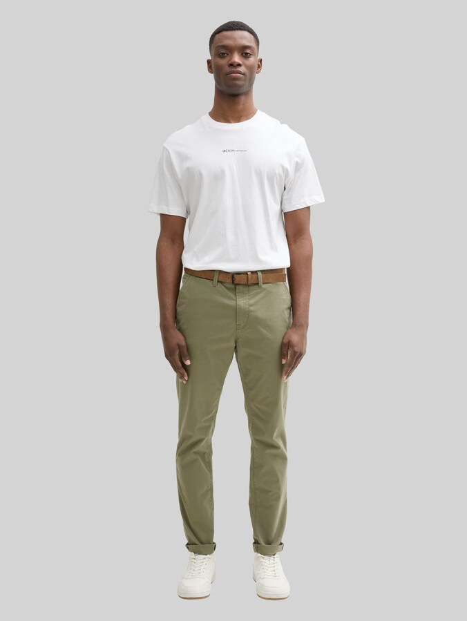 Slim chino broek met riem door Denim Male, tree moss green
