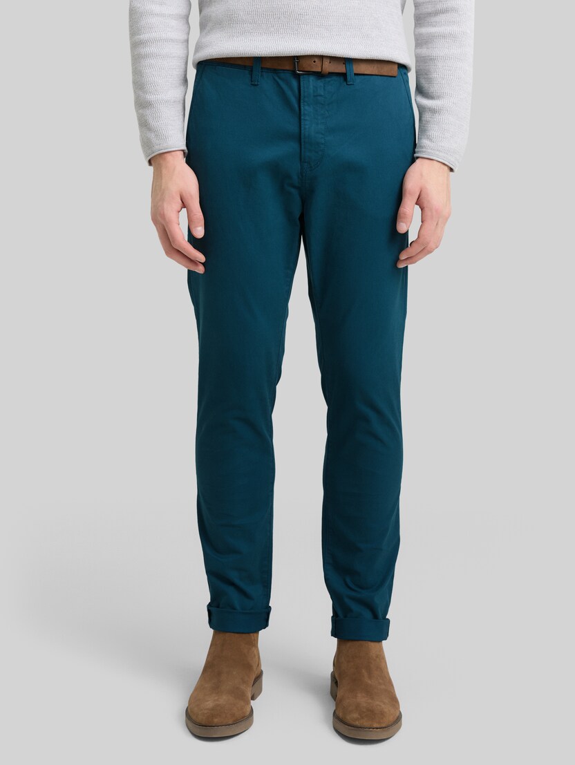 Slim-fit chino met riem door Denim Male, deep pond green